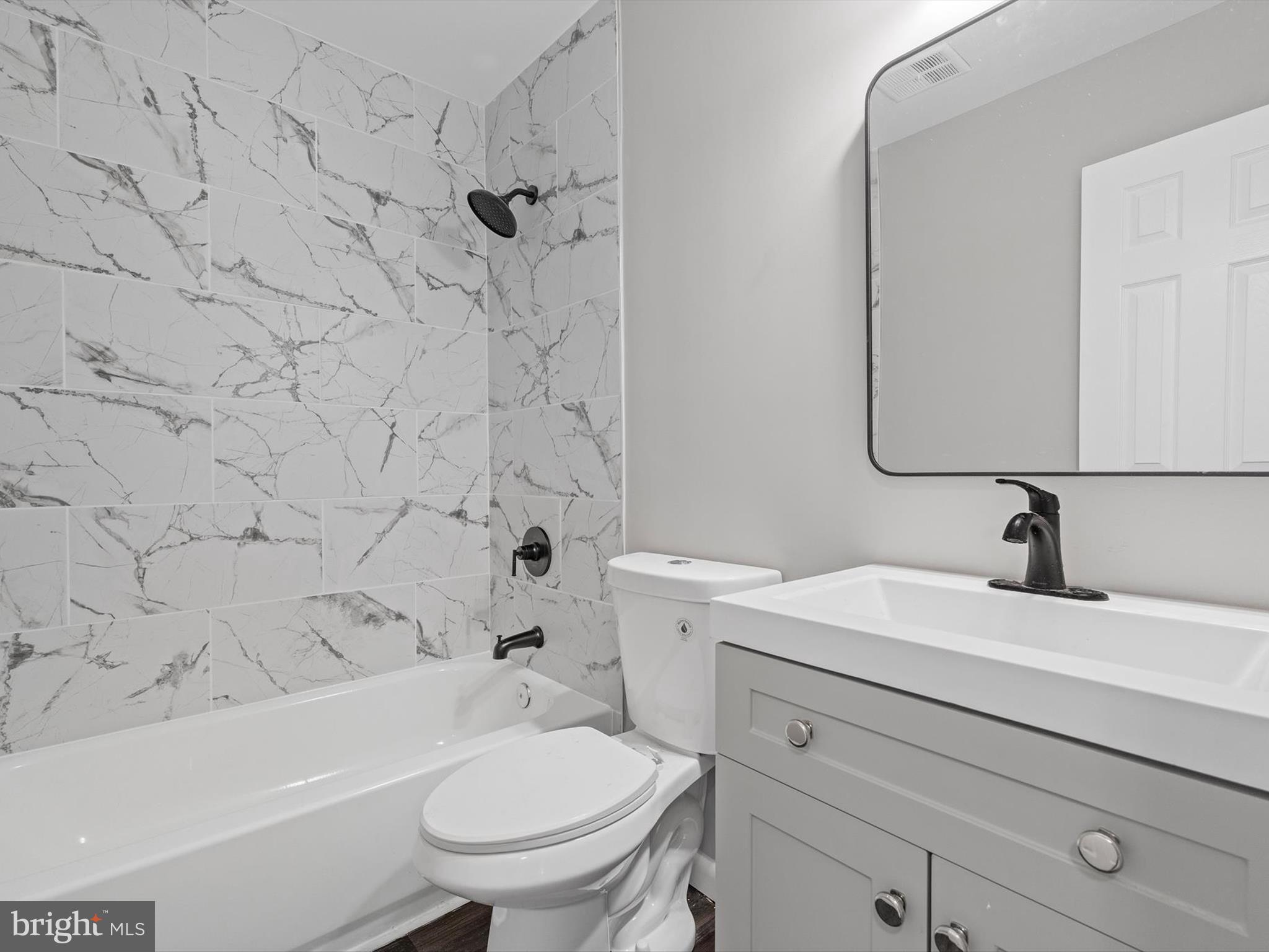 QUEENS PARK - Residential