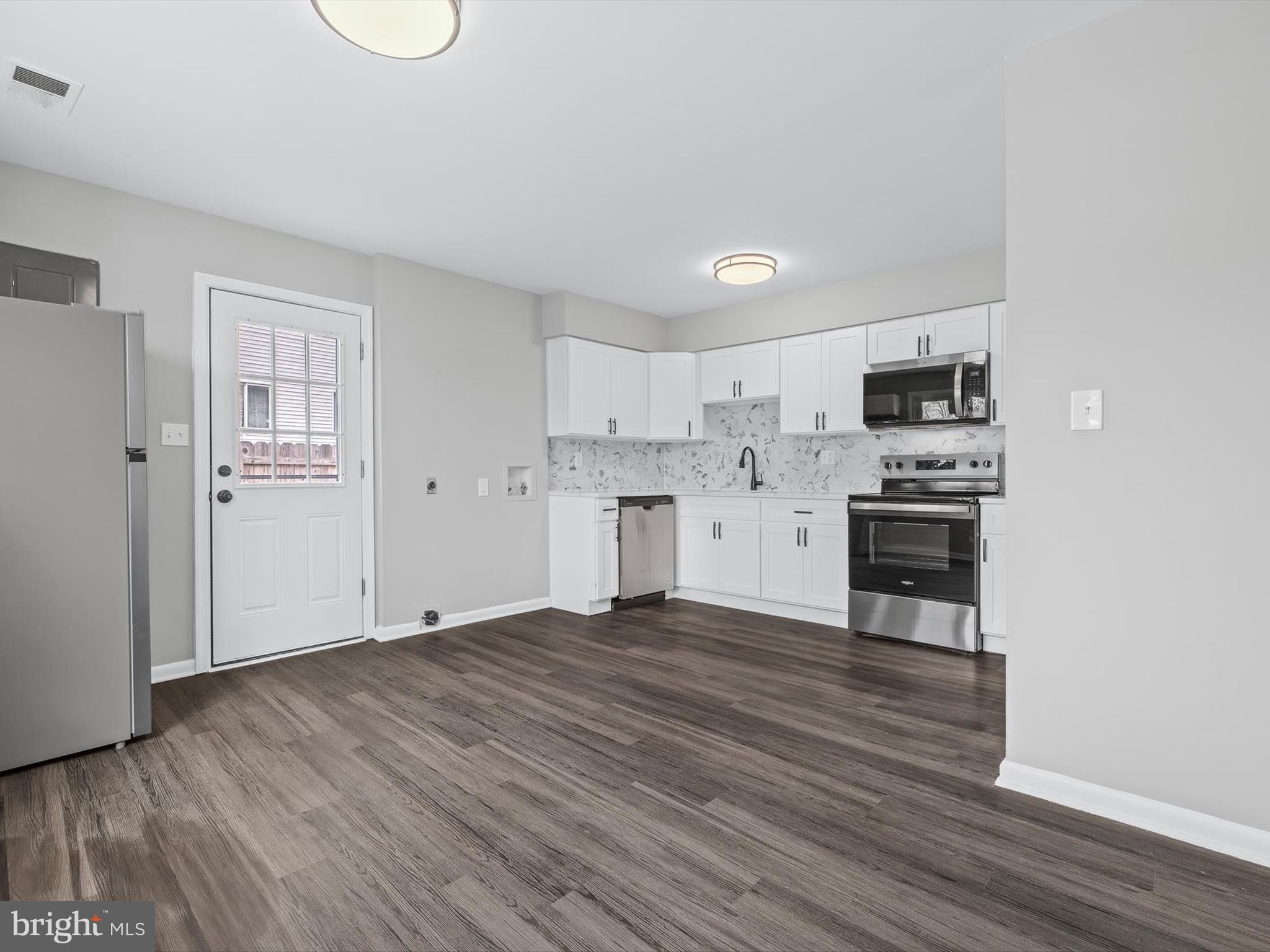 QUEENS PARK - Residential