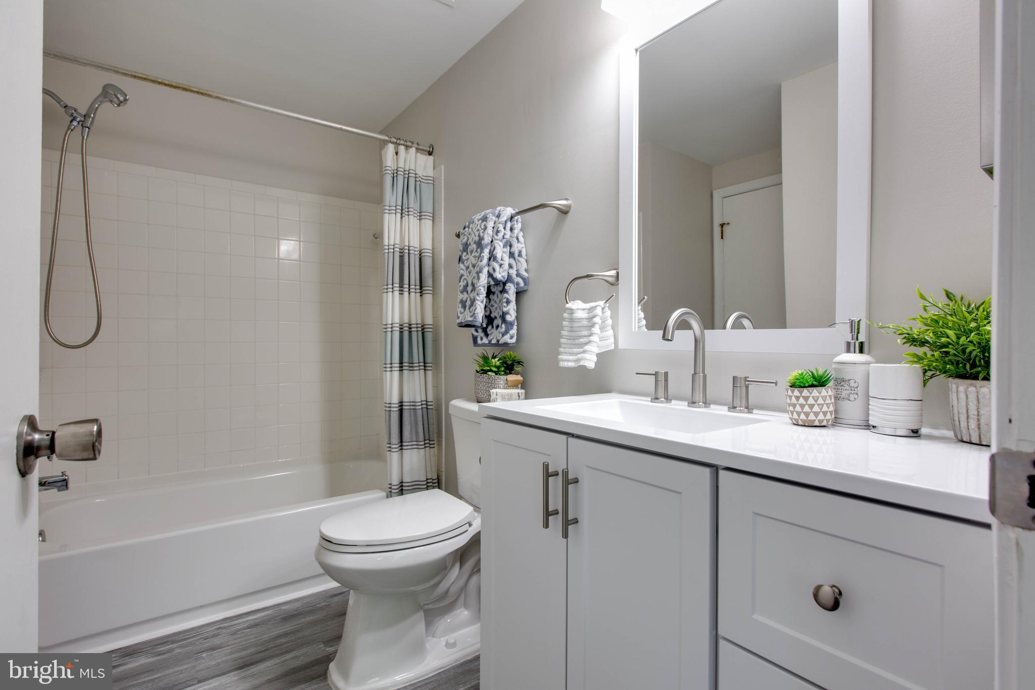 CLOVERLEAF TOWNHOUSES - Residential