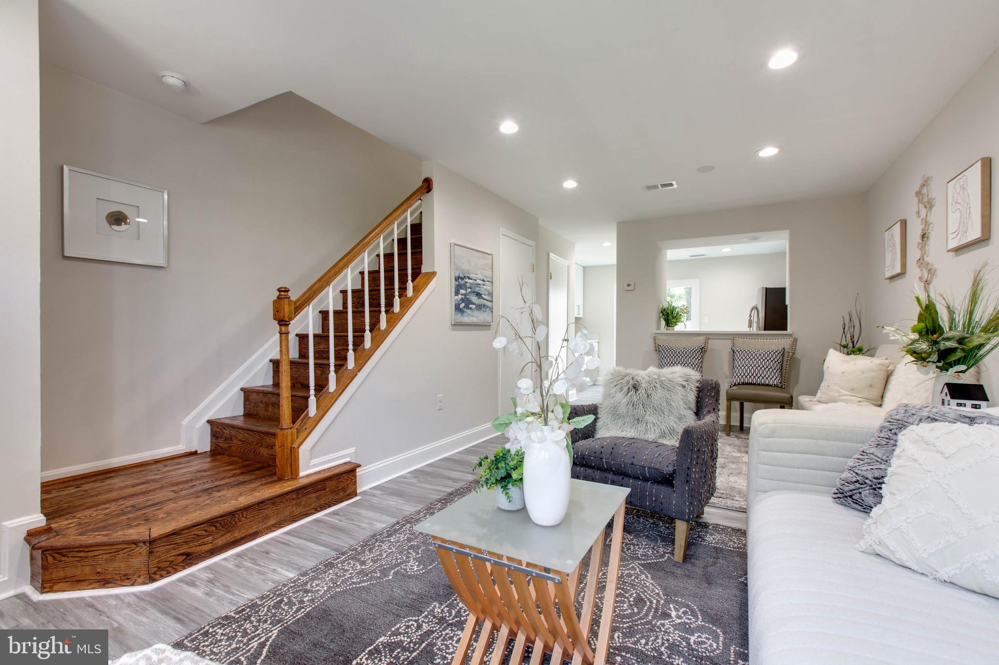 CLOVERLEAF TOWNHOUSES - Residential