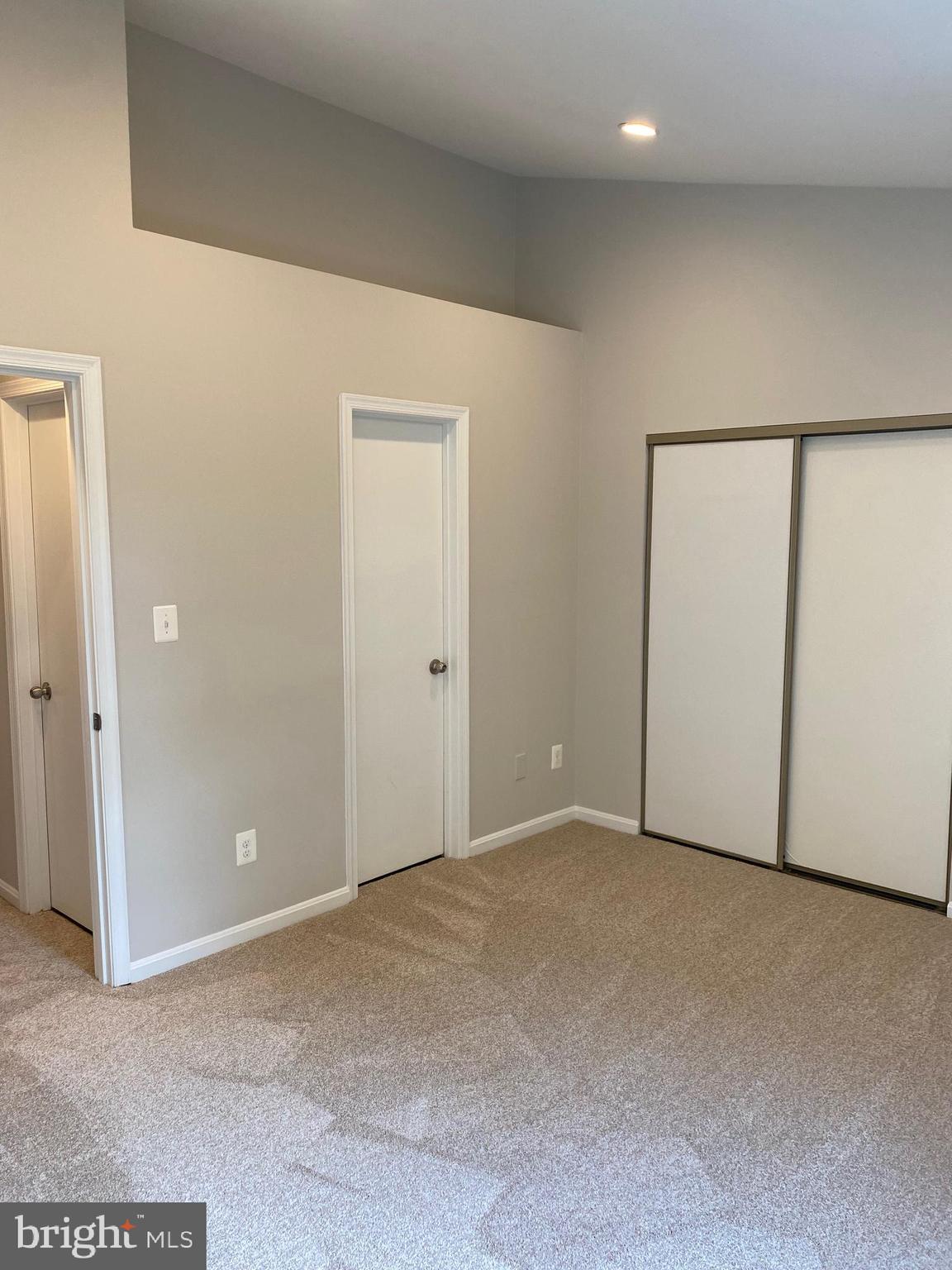 ROLLING RIDGE - Residential Lease