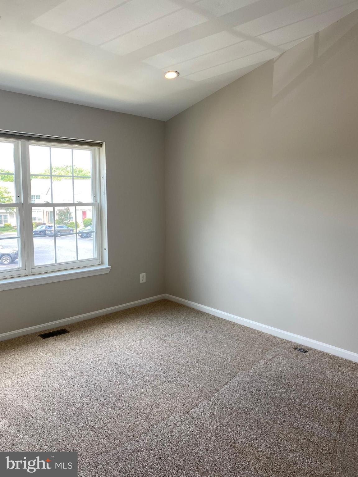 ROLLING RIDGE - Residential Lease