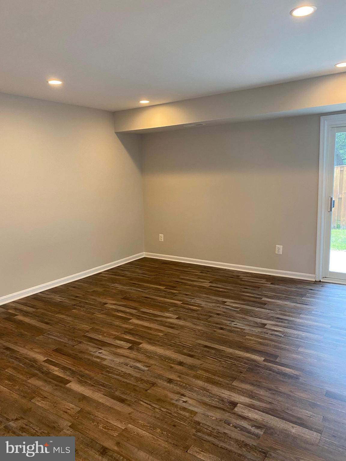 ROLLING RIDGE - Residential Lease