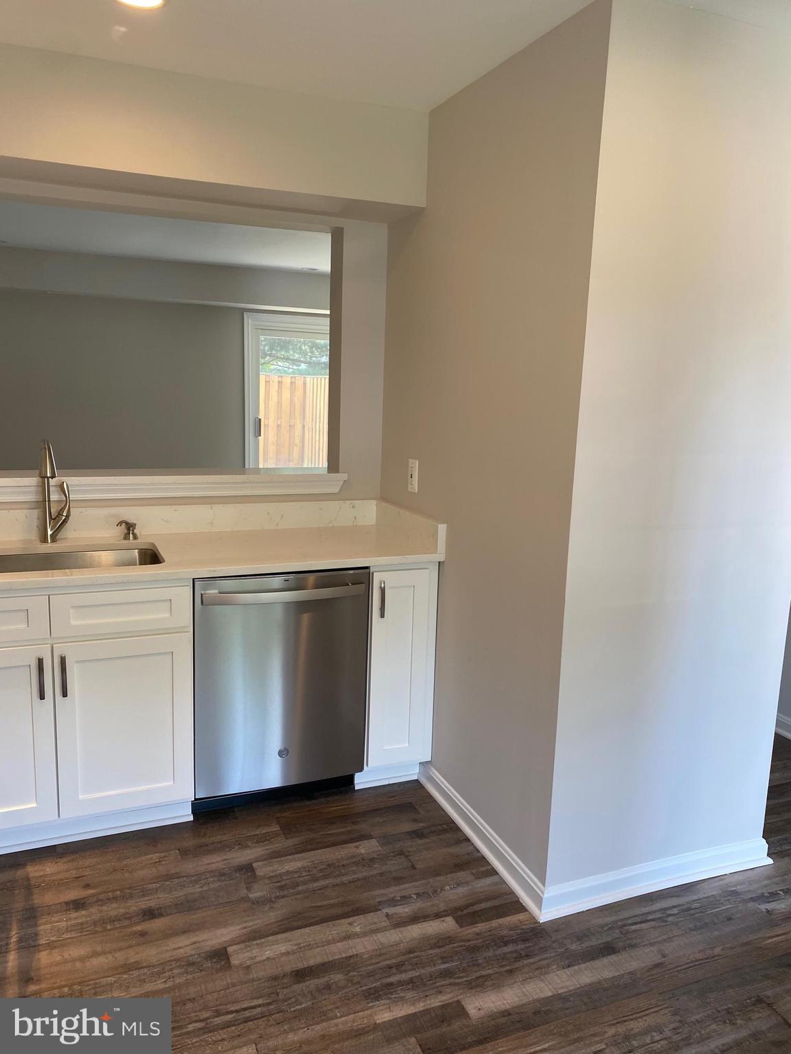 ROLLING RIDGE - Residential Lease