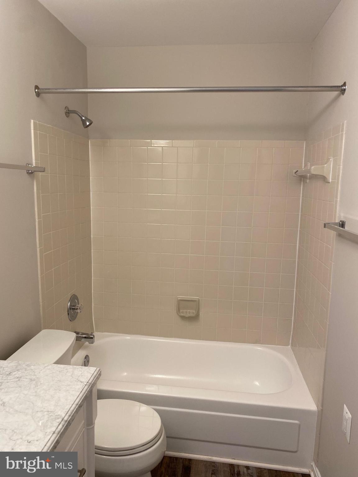 ROLLING RIDGE - Residential Lease