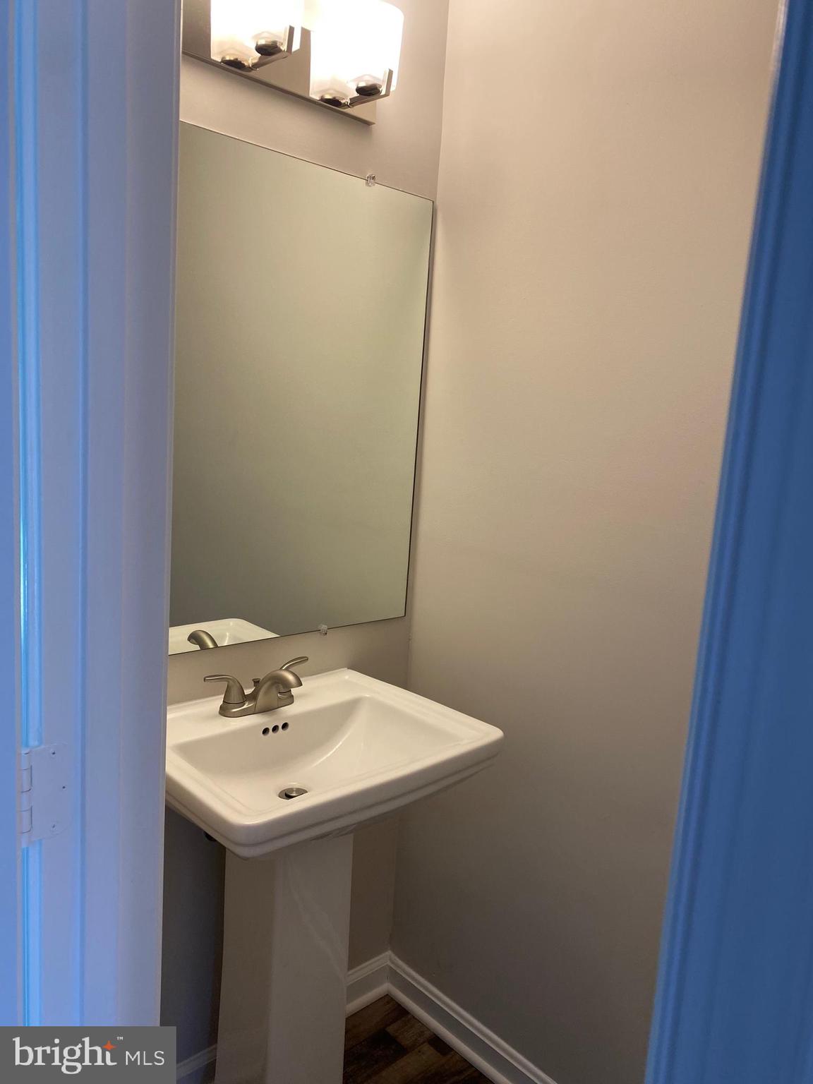 ROLLING RIDGE - Residential Lease