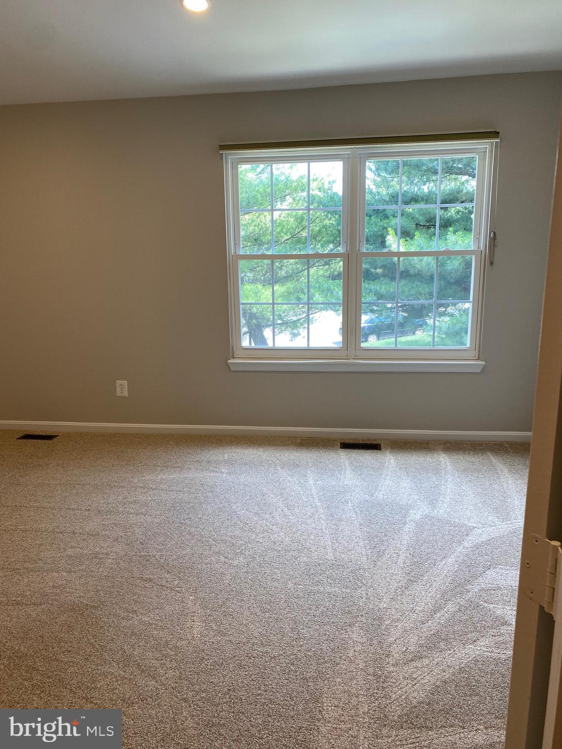 ROLLING RIDGE - Residential Lease