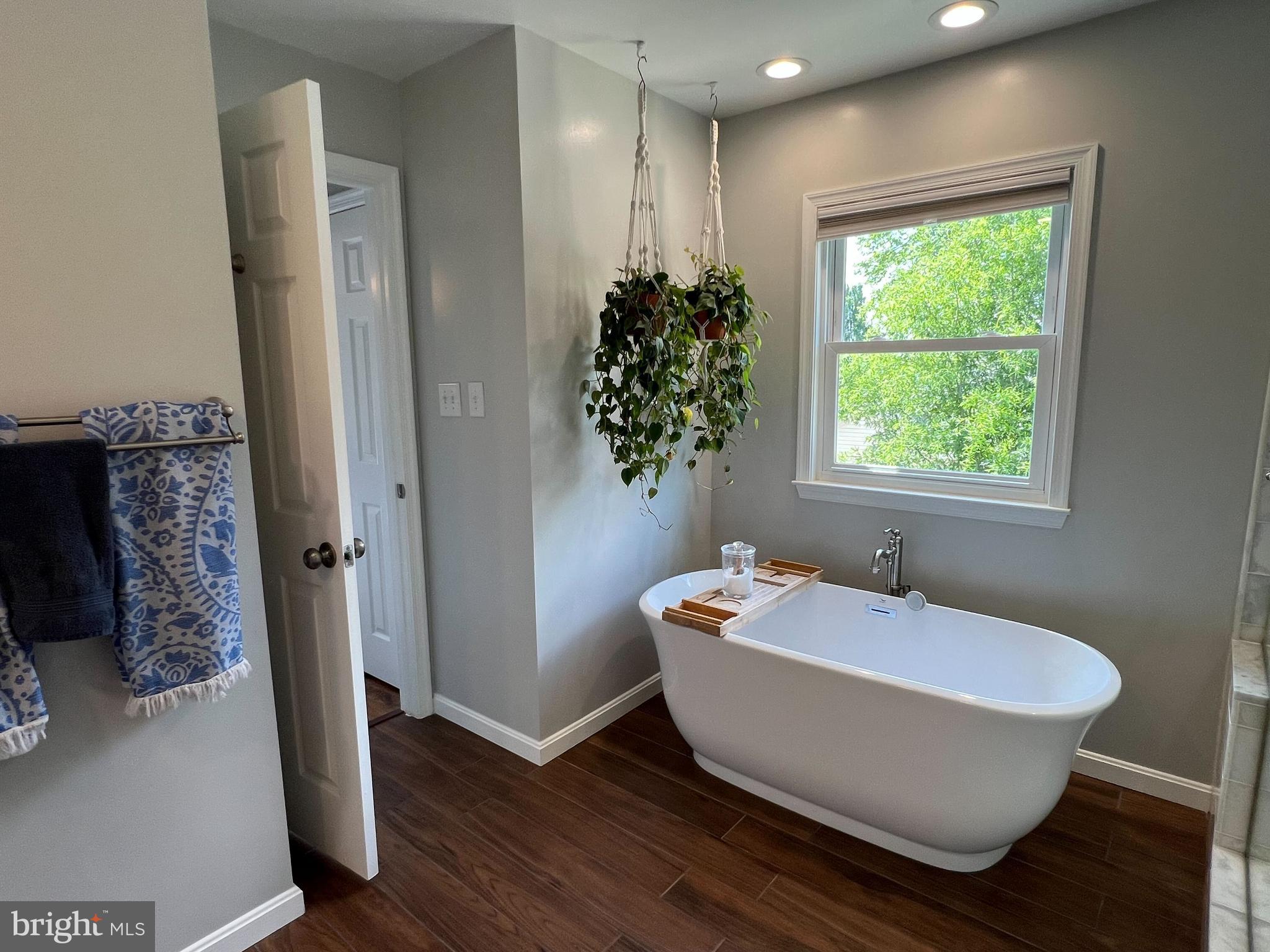 LAKELANDS - Residential Lease