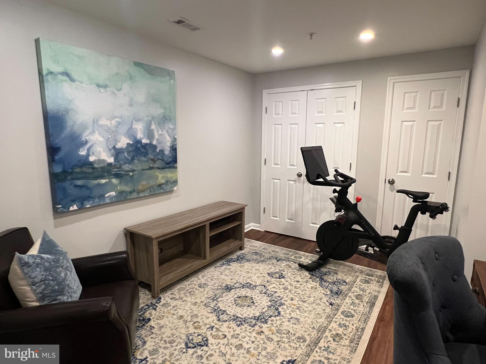 LAKELANDS - Residential Lease