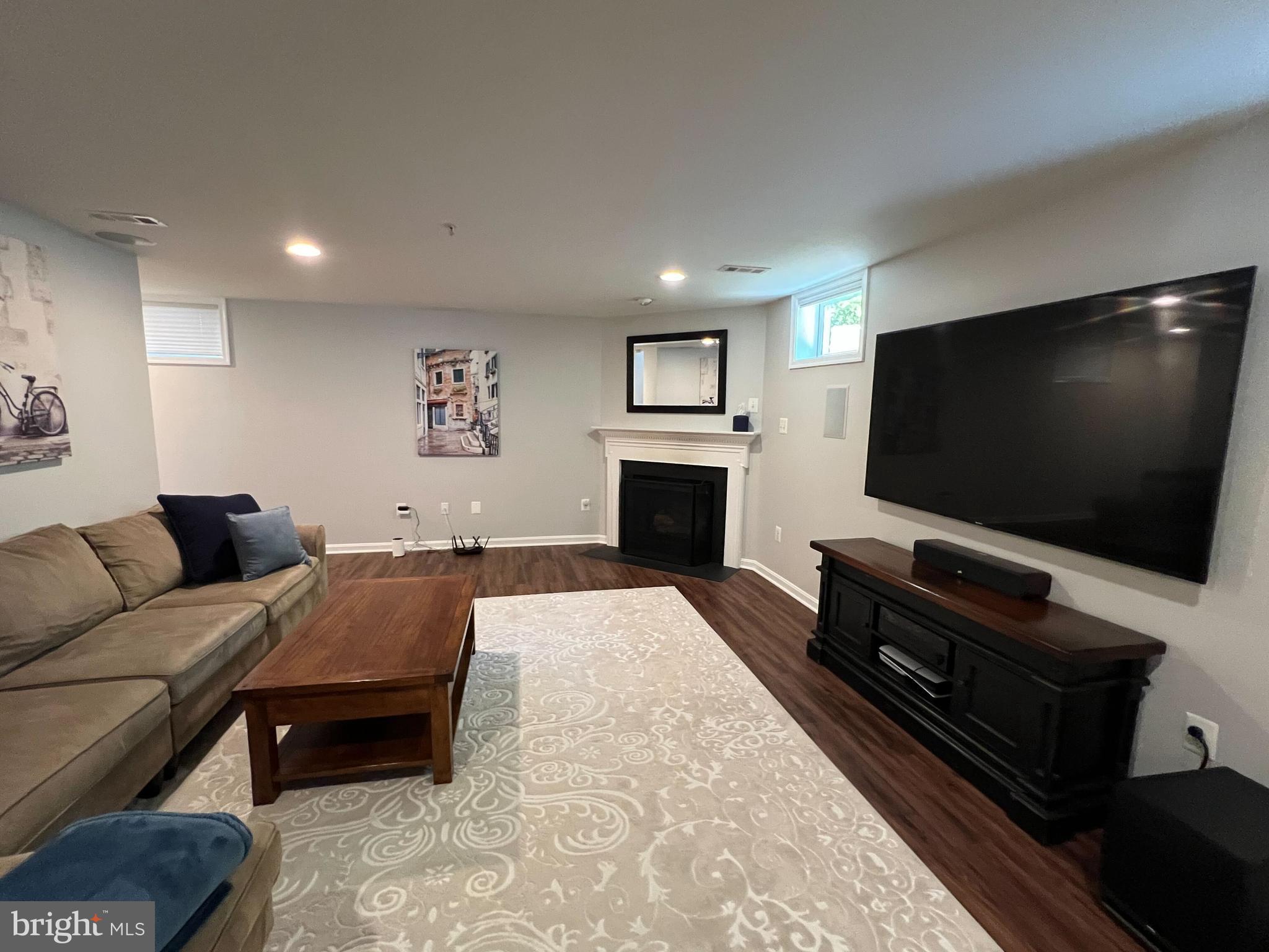 LAKELANDS - Residential Lease