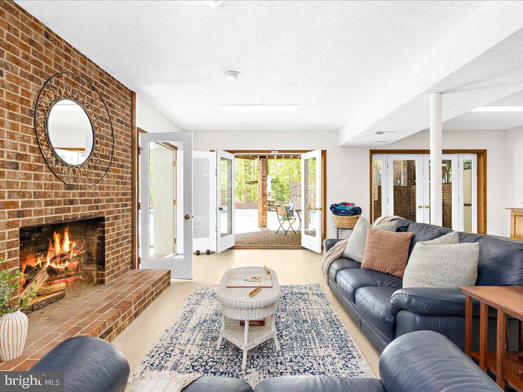 HARBOR HILLS - Residential