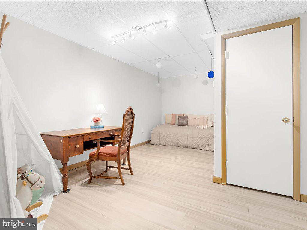 HARBOR HILLS - Residential