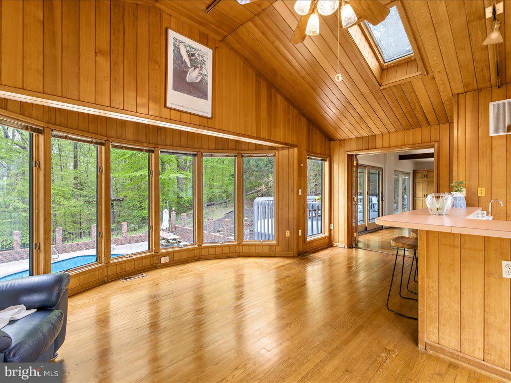 HARBOR HILLS - Residential