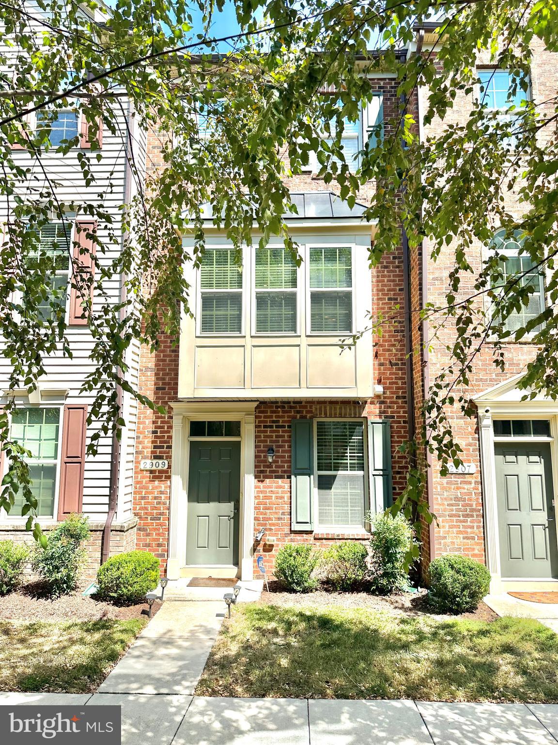 Stunning 3-bedroom, 3 full bath townhouse with 1-car garage, offering modern luxury and comfort! Only 6 years young, this home features an open floor plan with gleaming hardwood floors, a chef’s kitchen complete with stainless steel appliances, granite countertops, Huge Island, and a spacious balcony perfect for morning coffee or evening relaxation. The primary suite boasts two closets and modern bathroom. A ground-level bedroom with full bath is ideal for guests or a private office. Conveniently located near shopping, dining, and commuter routes, this elegant rental is move-in ready and designed to impress!
---
**💡 Practical / Value-Focused Version:**
Beautiful and well-maintained 3-bedroom, 3 full bath townhouse with 1-car garage available for rent in a great location! Built just 6 years ago, this home offers a bright open floor plan, a kitchen with stainless steel appliances, granite countertops, and a balcony right off the dining area. The primary suite features a walk-in closet and private bath, plus a versatile lower-level bedroom with full bath—perfect for guests, family, or a home office. Enjoy the convenience of in-unit laundry and quick access to shopping, restaurants, and major commuter routes. Move-in ready and waiting for you!