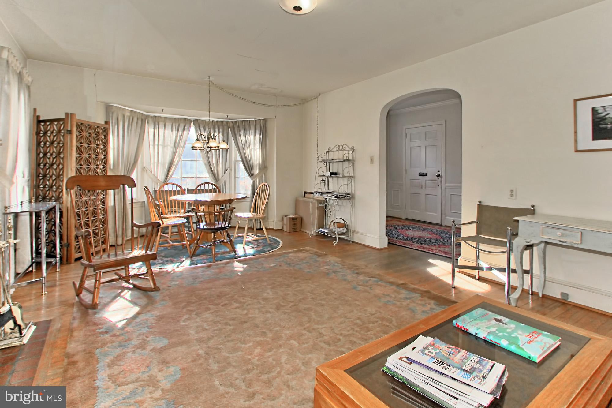 LYON VILLAGE - Residential