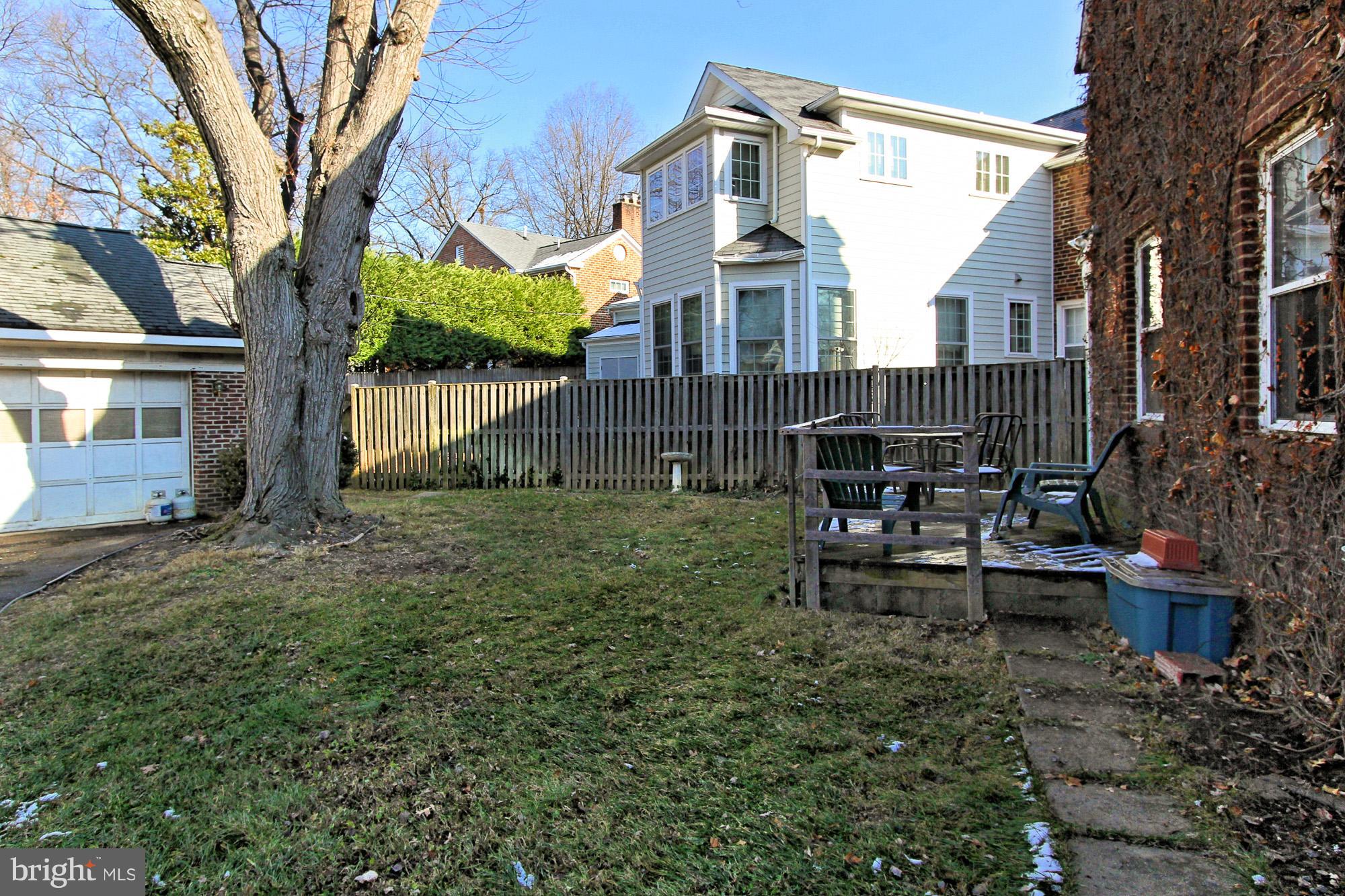 LYON VILLAGE - Residential