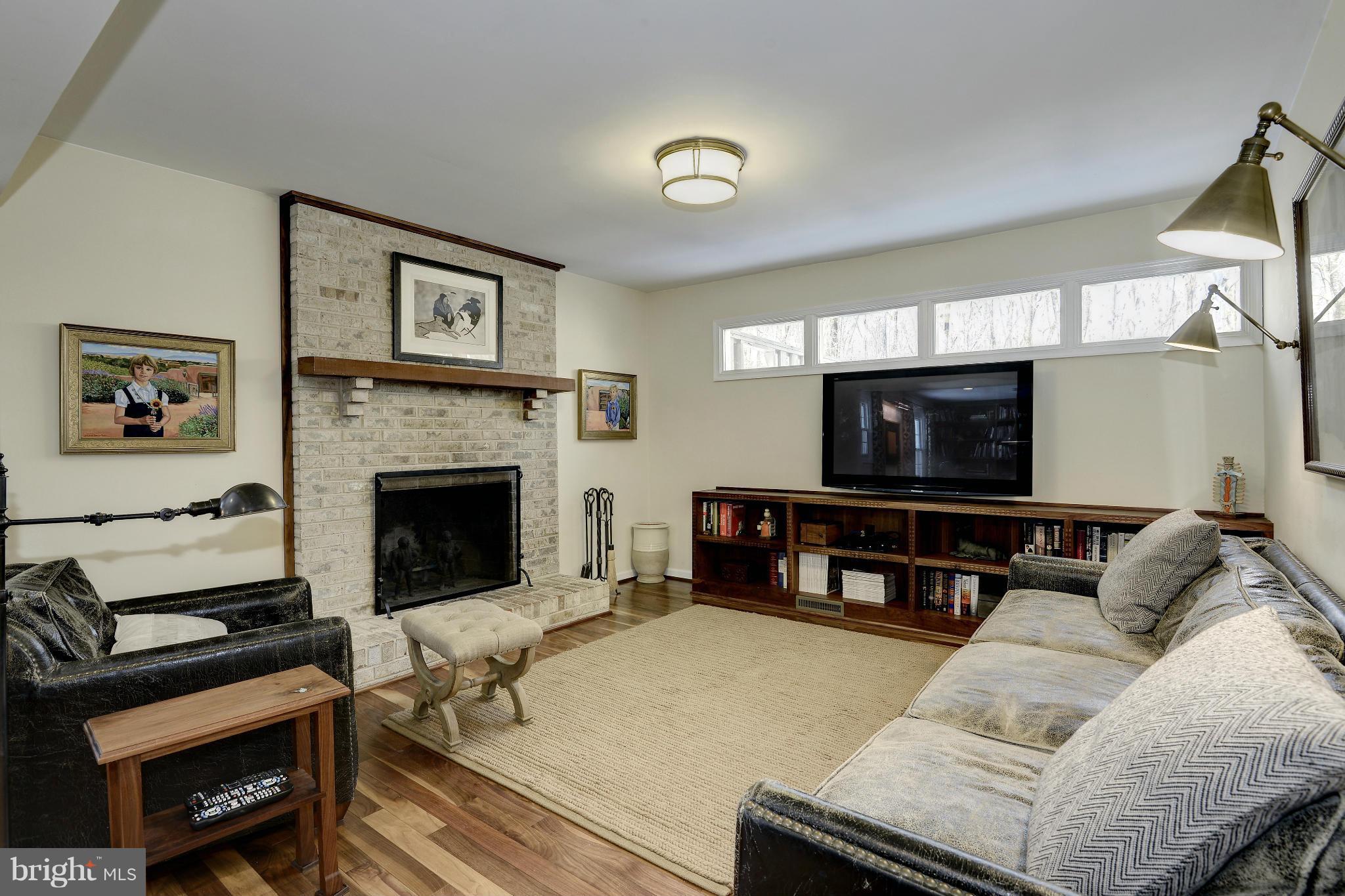 LANGLEY OAKS - Residential