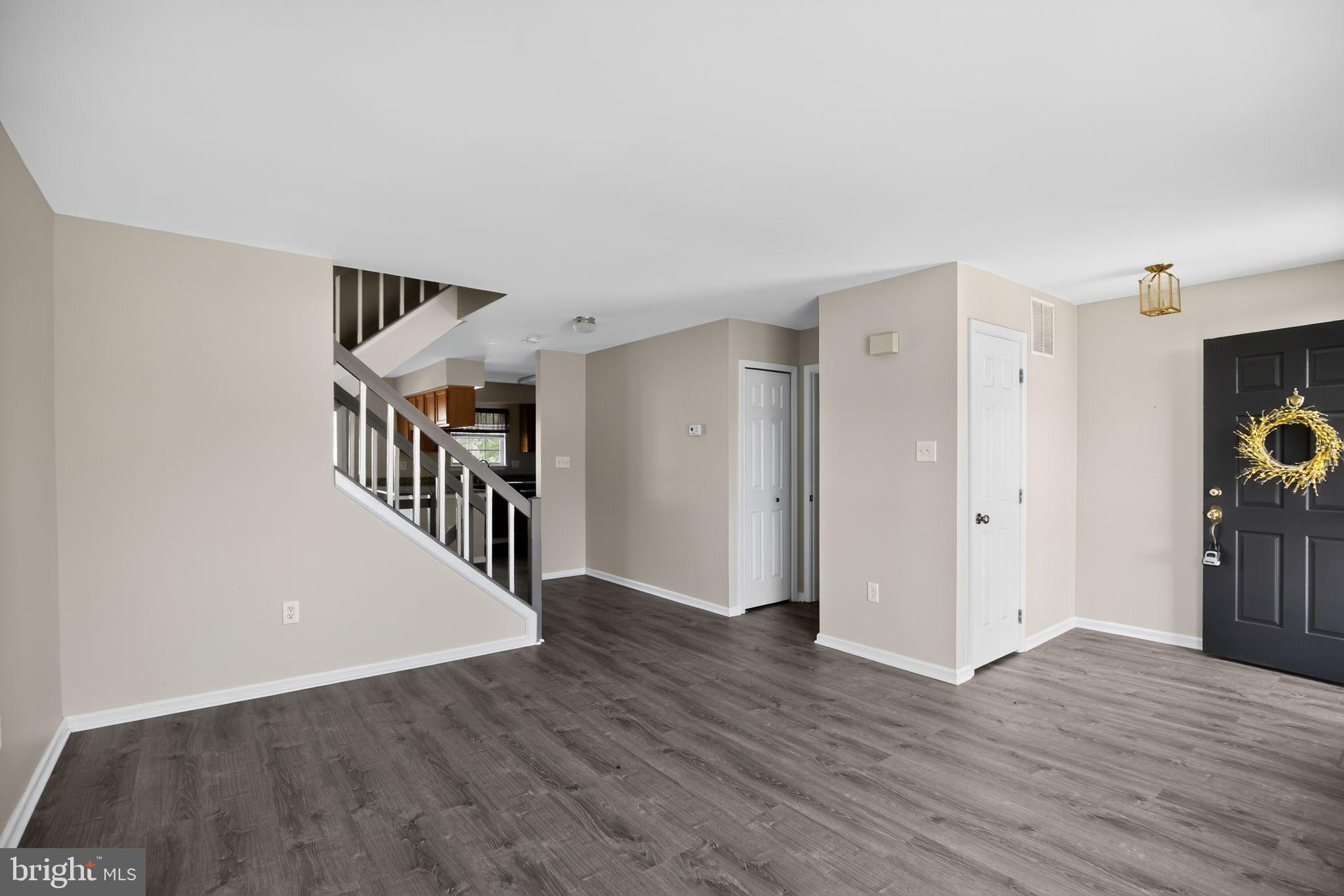 CONSTANT FRIENDSHIP - Residential Lease