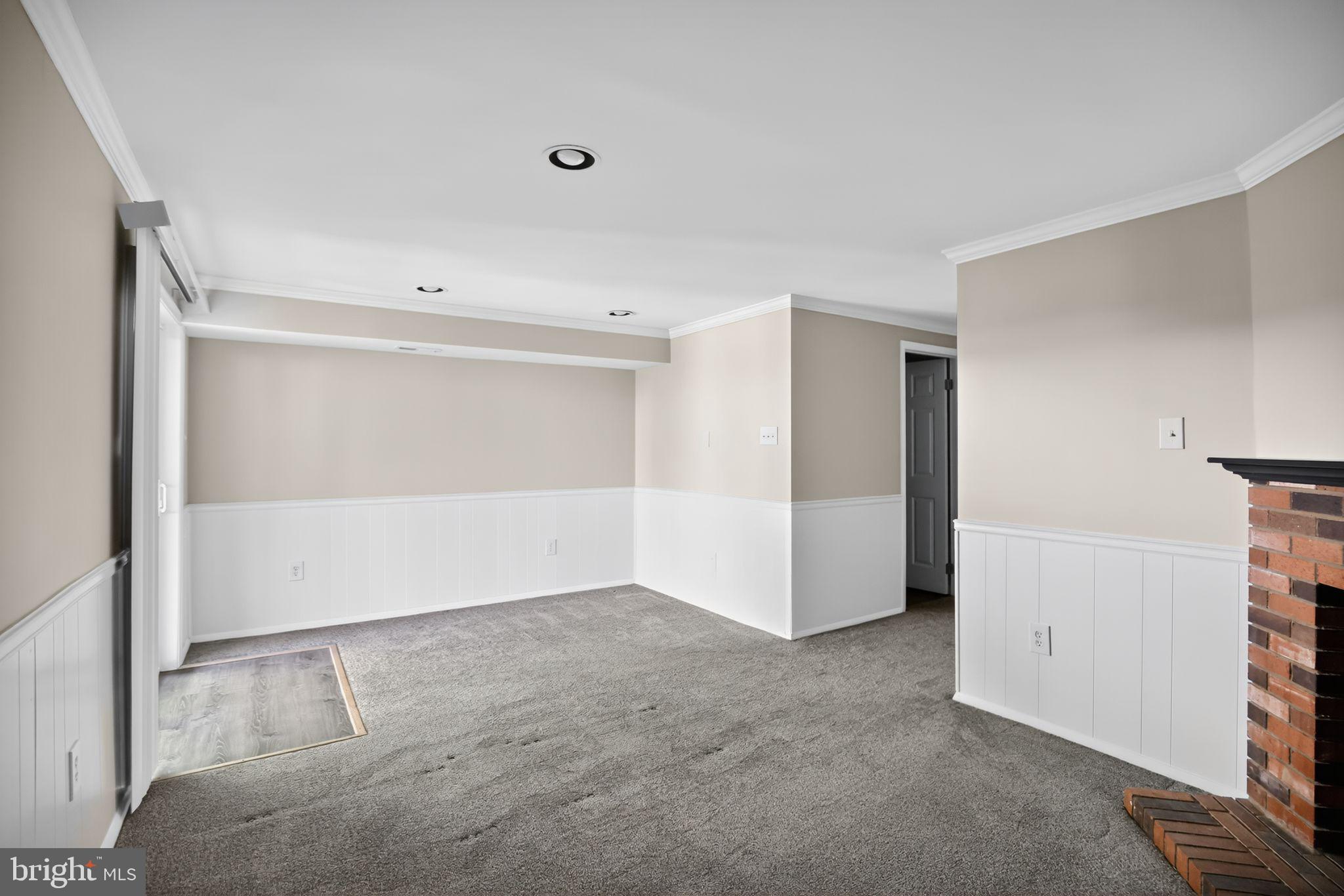 CONSTANT FRIENDSHIP - Residential Lease