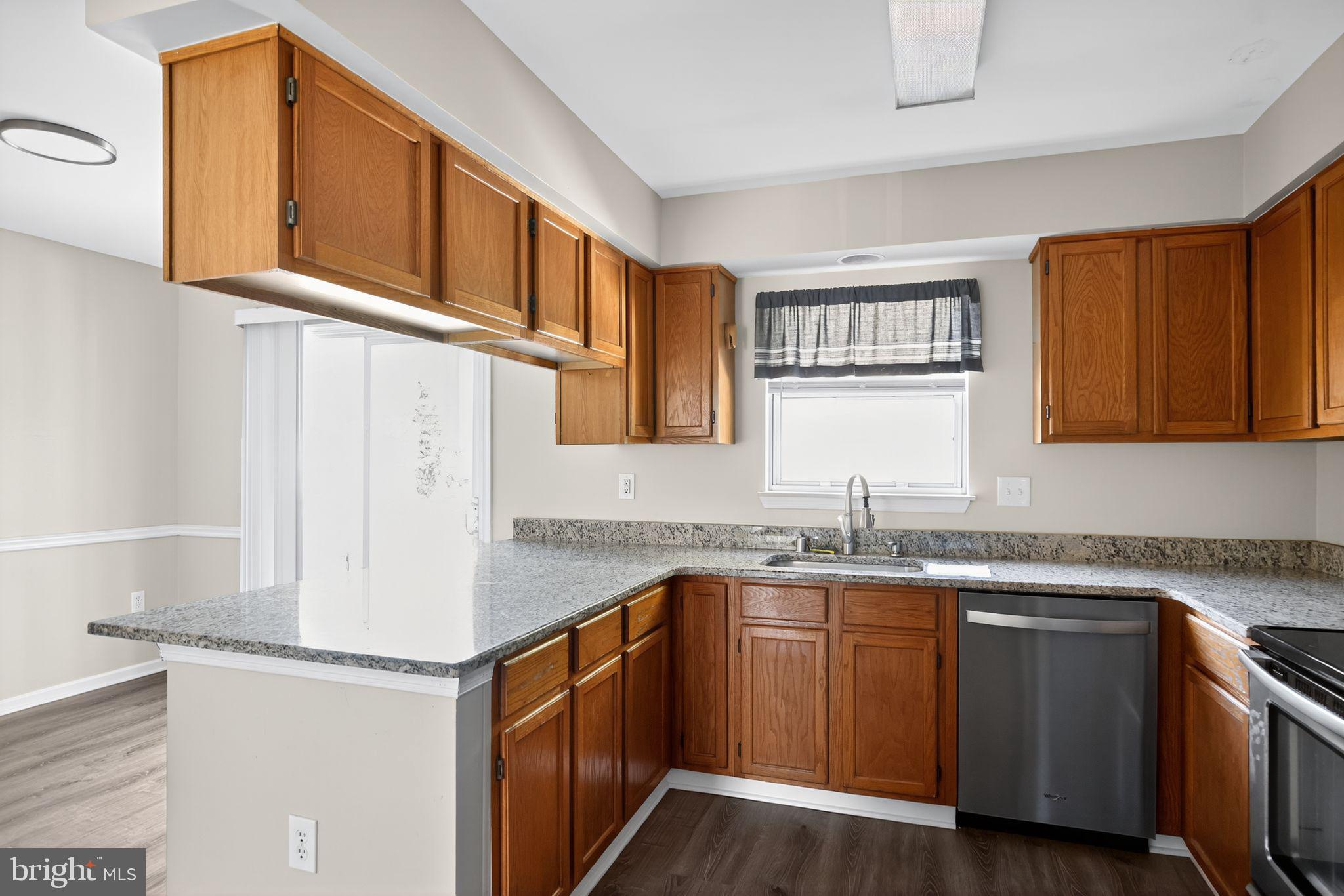 CONSTANT FRIENDSHIP - Residential Lease