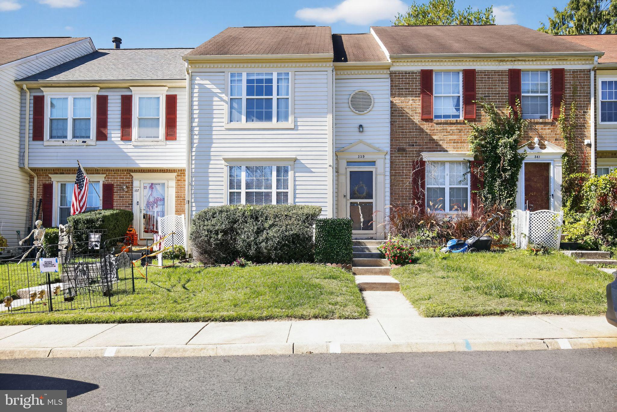 CONSTANT FRIENDSHIP - Residential Lease