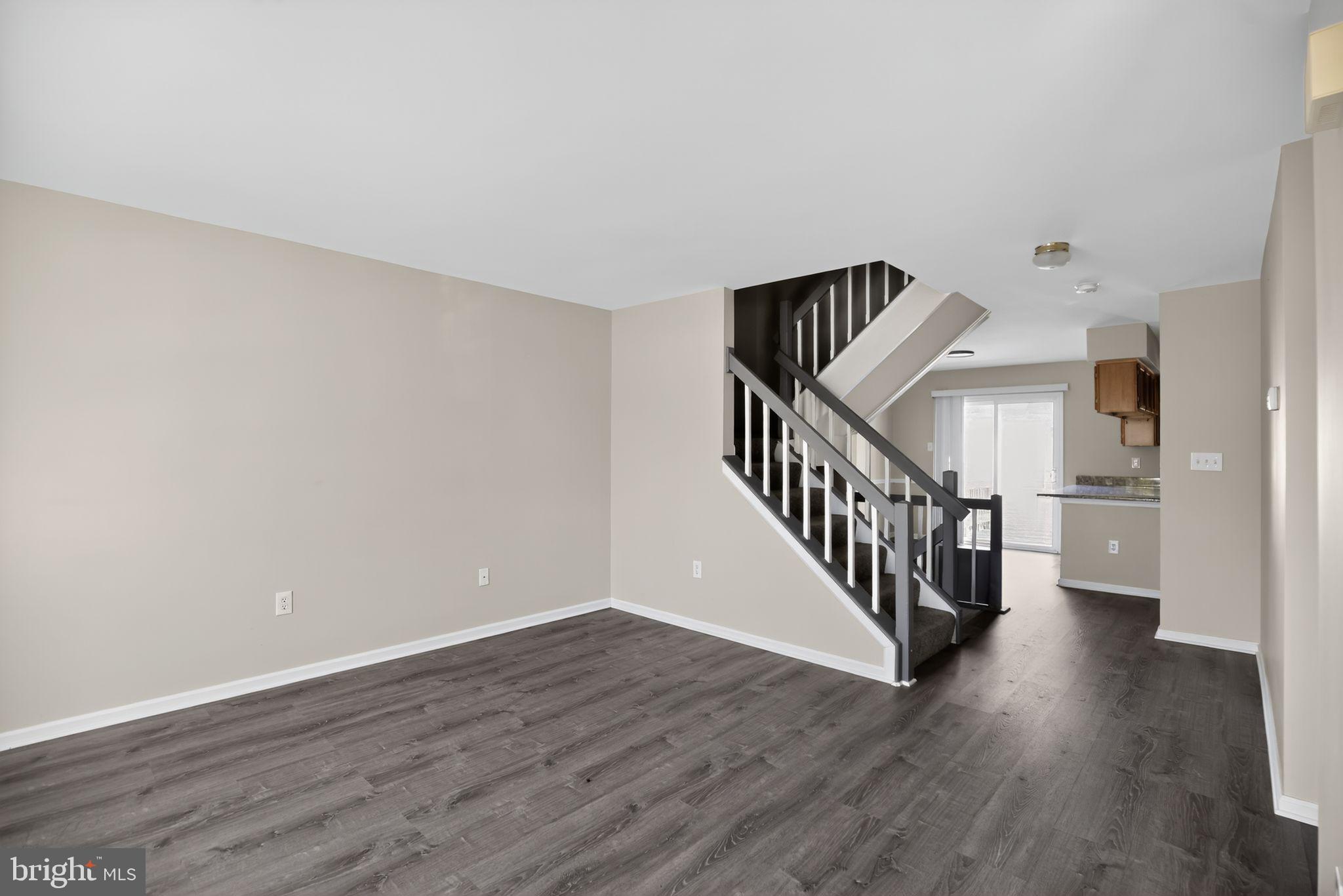 CONSTANT FRIENDSHIP - Residential Lease