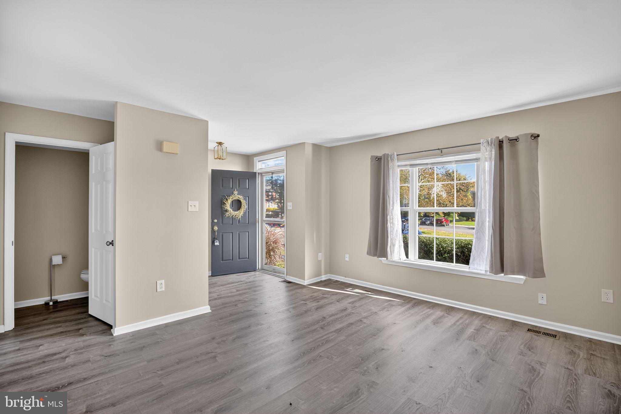 CONSTANT FRIENDSHIP - Residential Lease