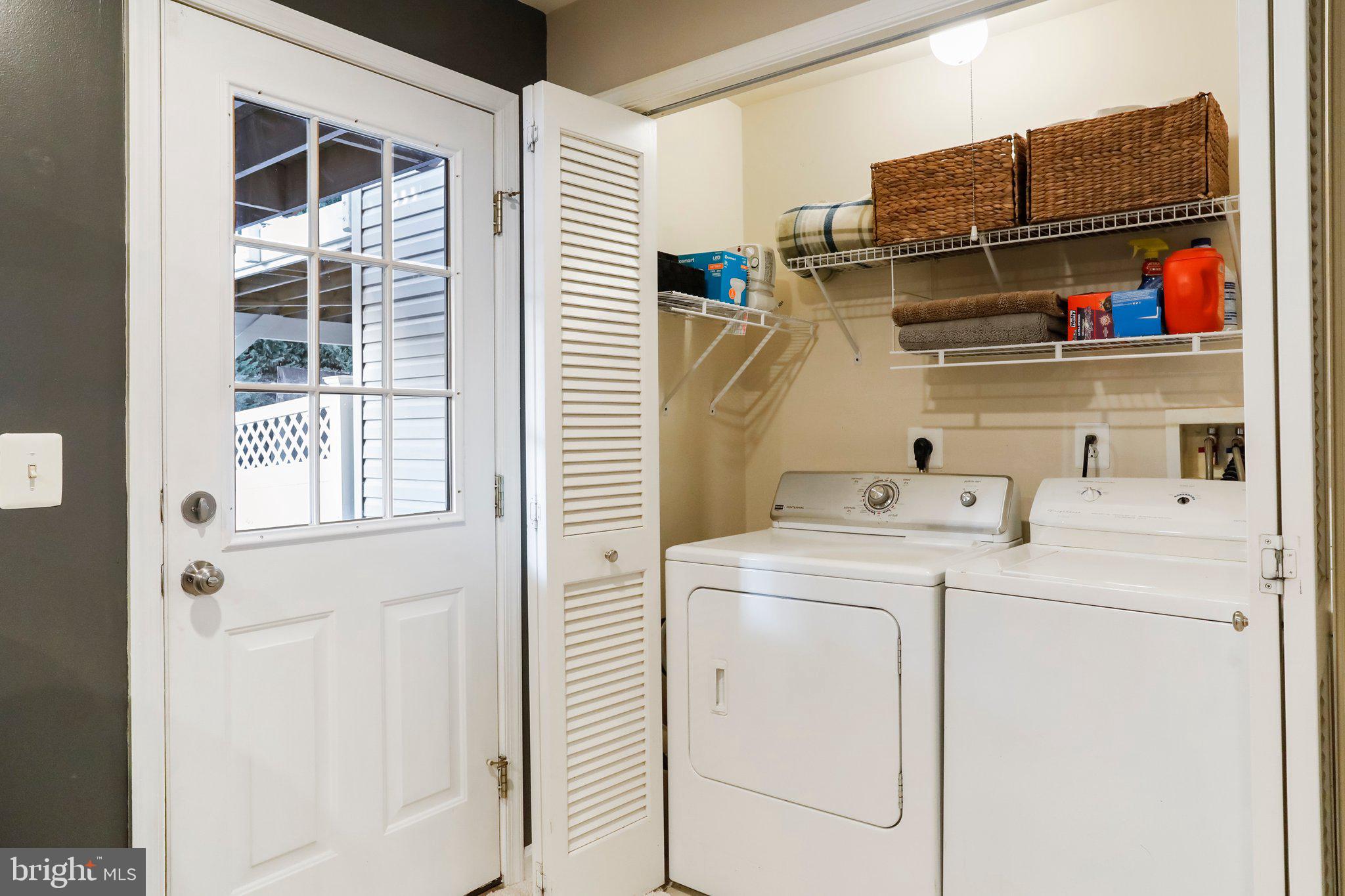 LAKELAND PLACE - Residential Lease