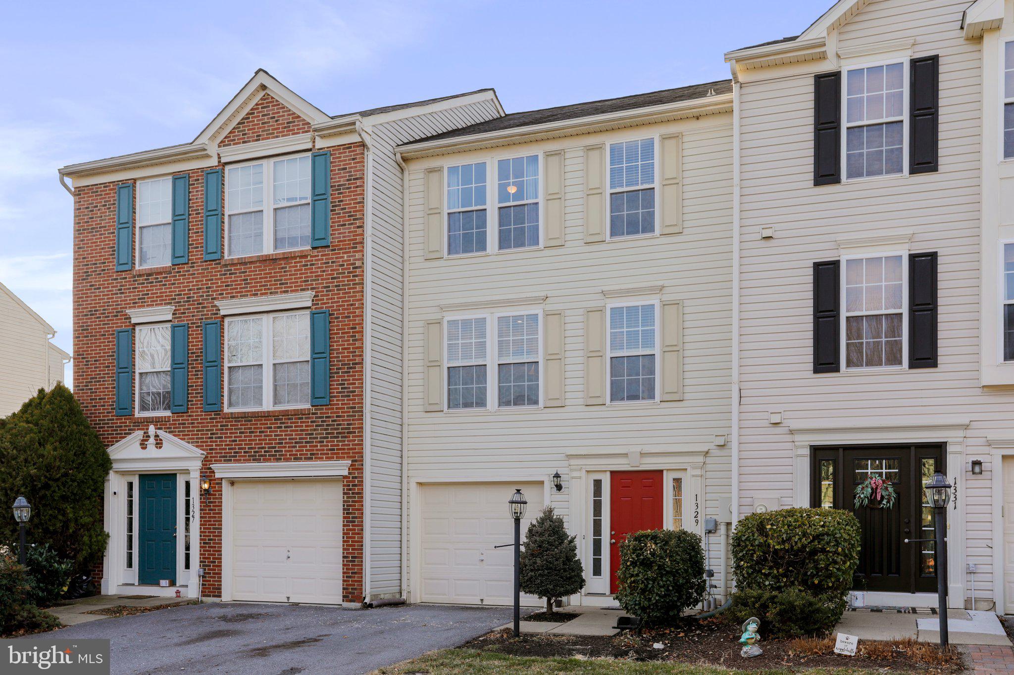 LAKELAND PLACE - Residential Lease