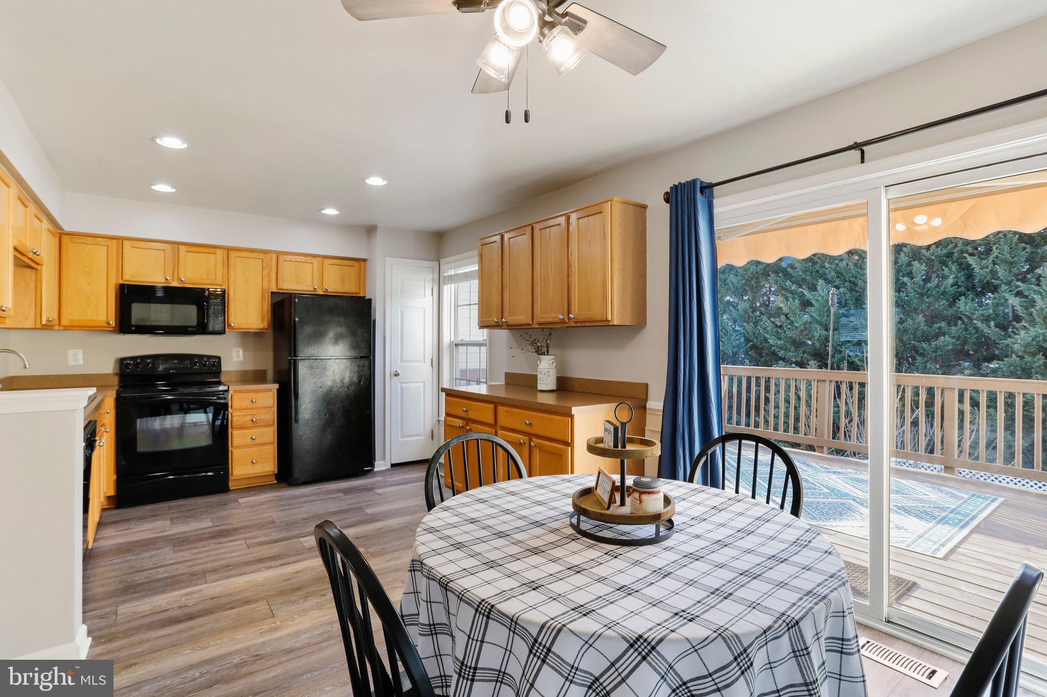 LAKELAND PLACE - Residential Lease