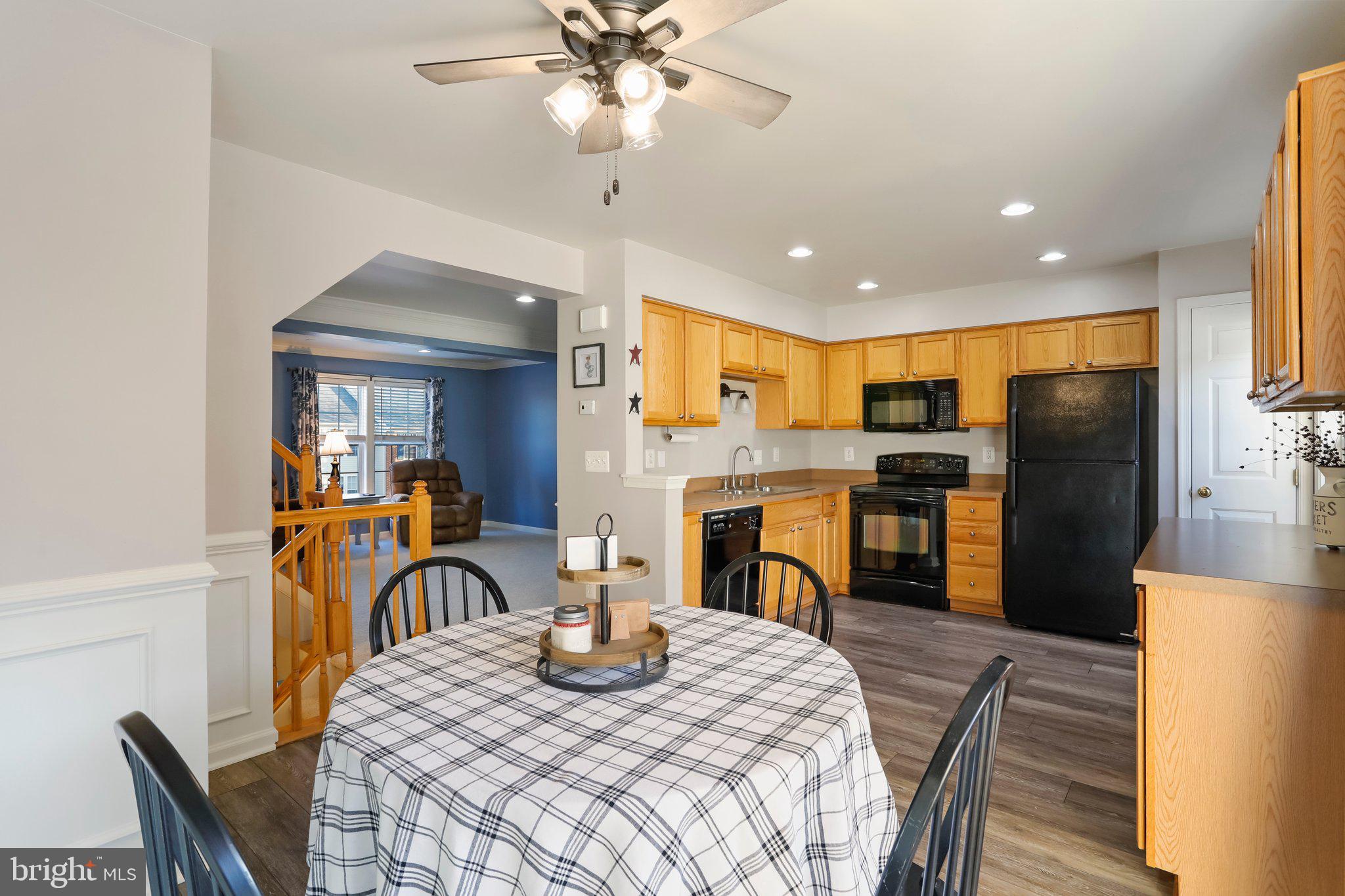 LAKELAND PLACE - Residential Lease