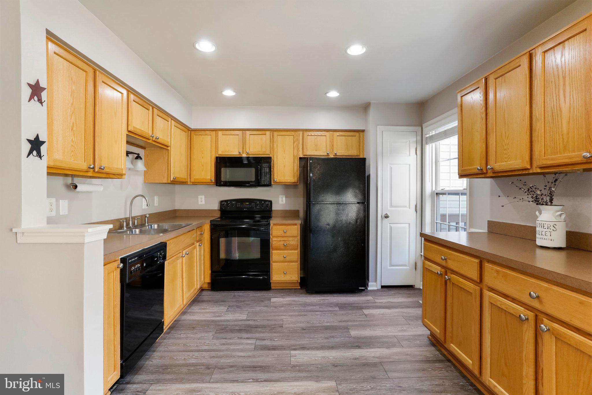 LAKELAND PLACE - Residential Lease