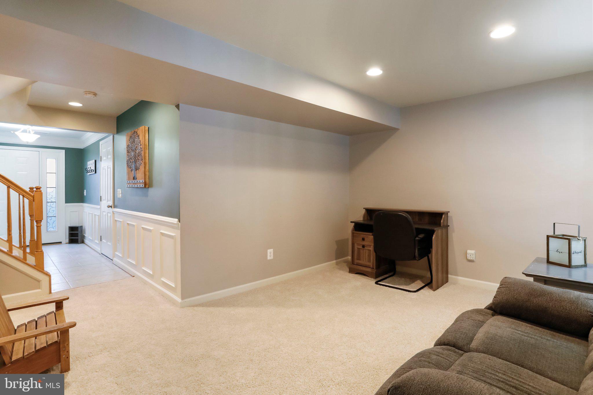 LAKELAND PLACE - Residential Lease