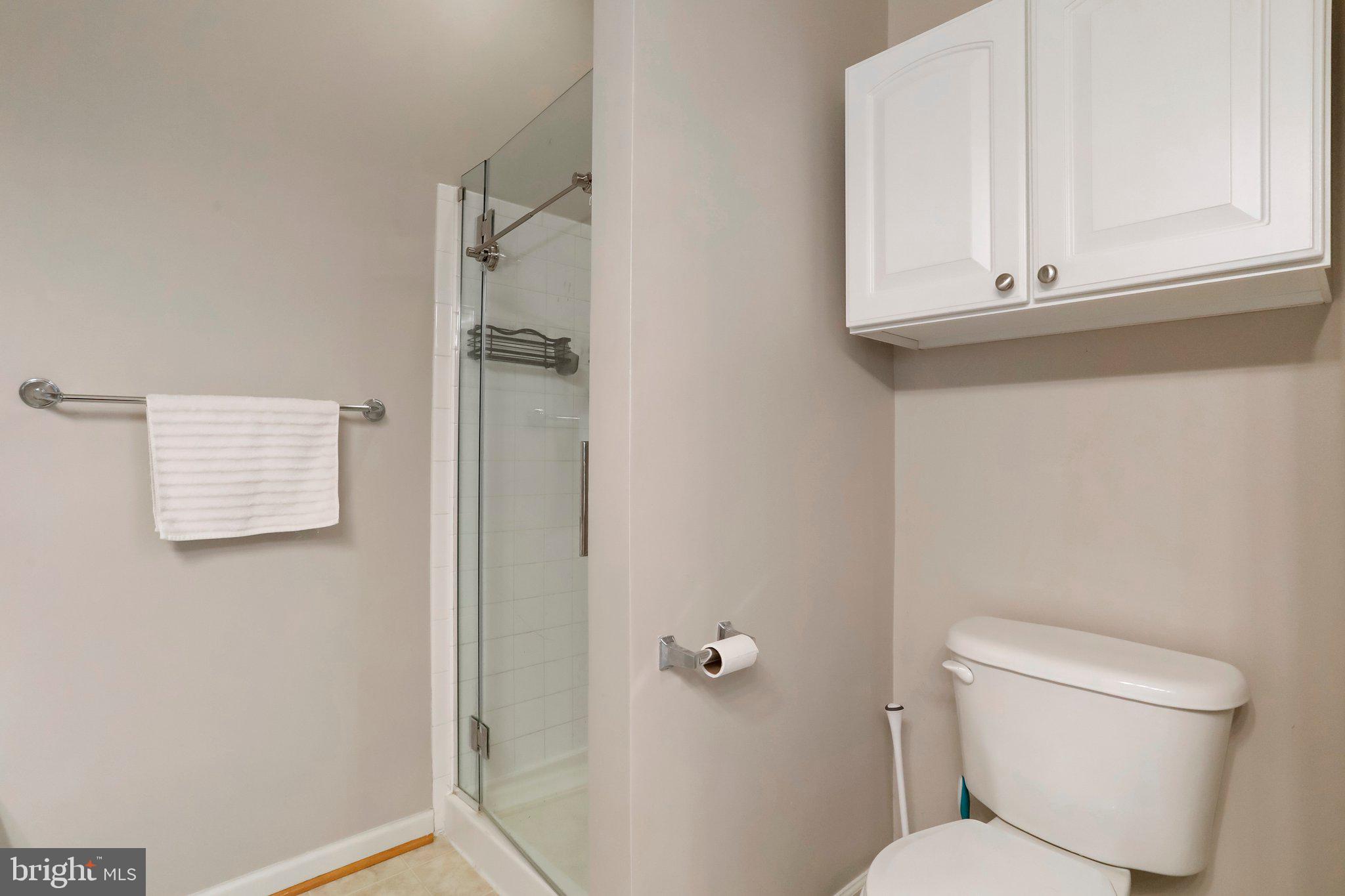 LAKELAND PLACE - Residential Lease