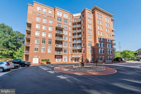 Photo of 4480 Market Commons Drive #416, FAIRFAX, VA 22033 (MLS # VAFX2330652)