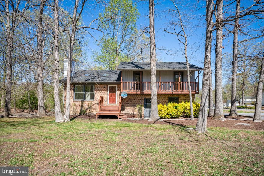 WELCOME HOME!! LOCATED IN SAUGHT AFTER HOLLEYBROOKE!! RENOVATED 4 BED, 2.5 BATH NESTLED ON JUST UNDER HALF AN ACRE LOT.  JUST MINUTES TO HARRISON CROSSING, RT 3, AND RT 208. INSIDE YOU WILL FIND NEW LUXURY VINYL PLANK FLOORING THROUGHOUT,  NEW COUNTERTOPS  AND STAINLESS STEEL APPLIANCES, & BEAUTIFUL BACKSPLASH IN YOUR EAT-IN KITCHEN COMPLETE WITH BREAKFAST BAR AS WELL! NEWER BATHROOMS FEATURING TILE/TUB SHOWERS AND NEW VANITIES, BRAND NEW LARGE BACK DECK, NEW 30 YEAR ROOF, AND NEW HVAC! LARGE LOWER LEVEL REC ROOM, 1 CAR GARAGE WITH WORKSHOP, HUGE DRIVEWAY SUITED FOR AMPLE PARKING, SHED WORKSHOP, AND MORE! STOP BY THIS WONDERFUL HOME *TODAY* AND GET THE MOST FOR YOUR MONEY!!