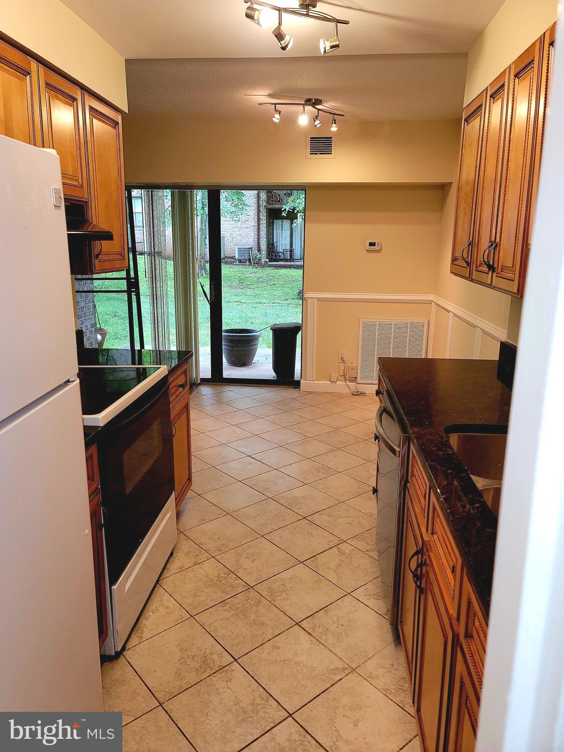 2226 CASTLE ROCK SQUARE 1B