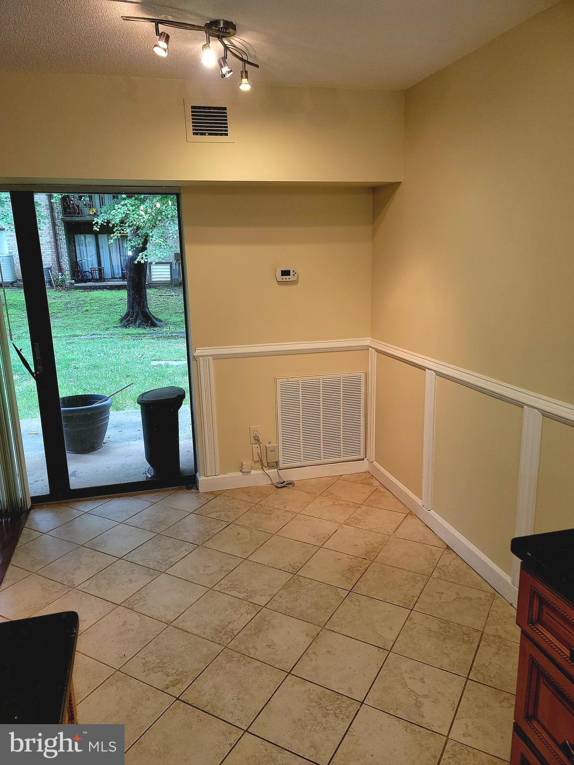2226 CASTLE ROCK SQUARE 1B