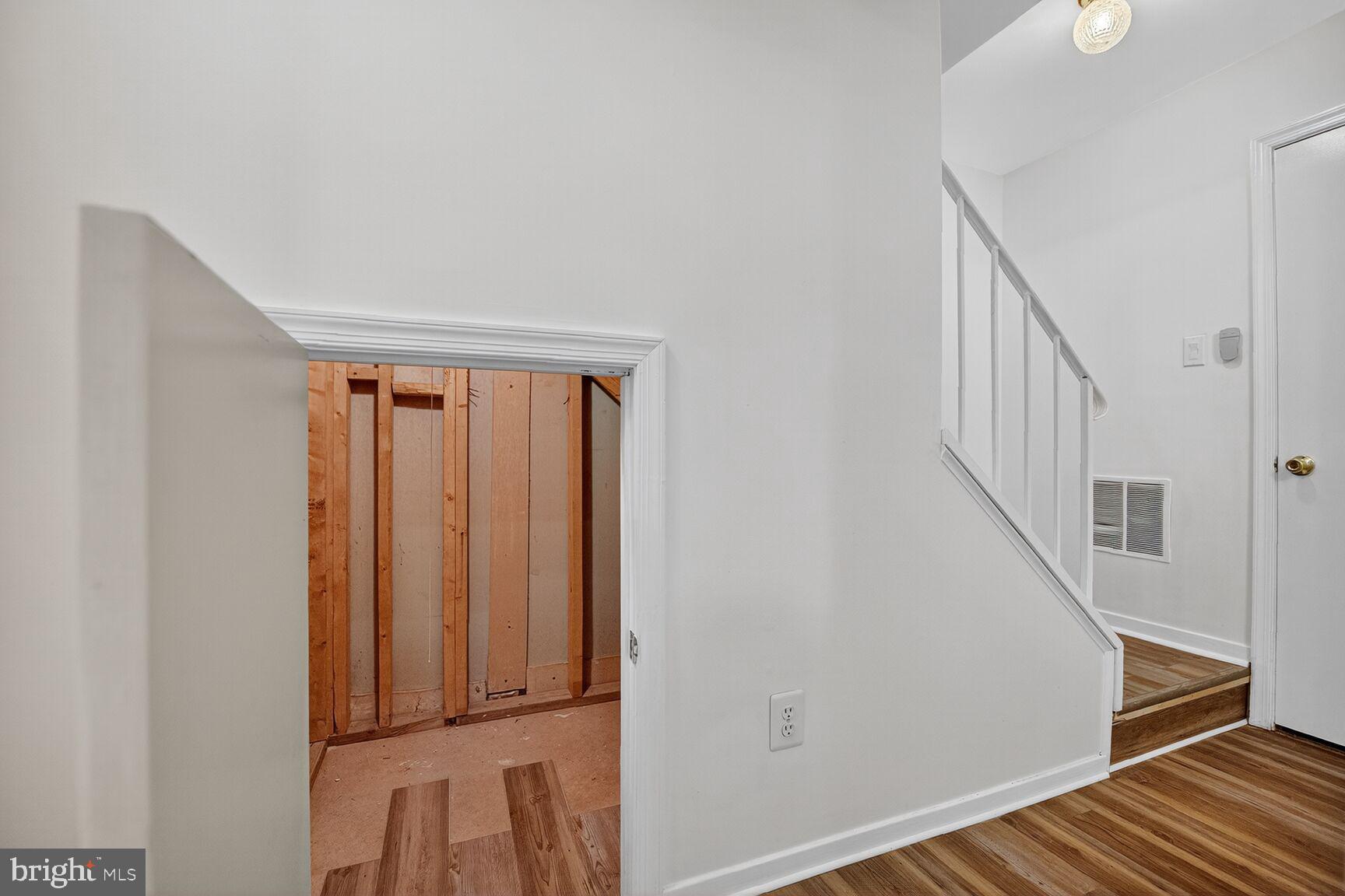 POTOMAC GROVE - Residential Lease