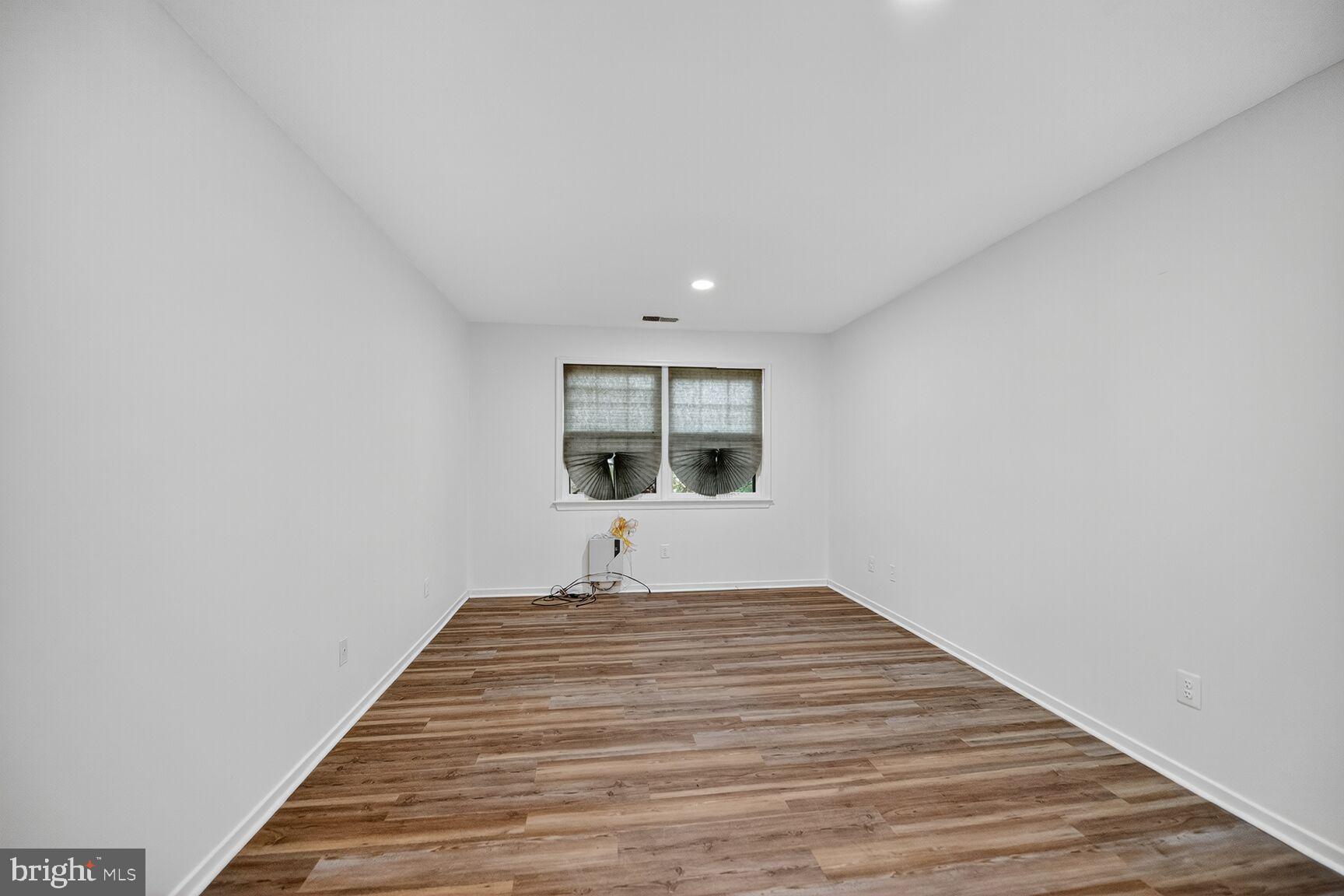 POTOMAC GROVE - Residential Lease