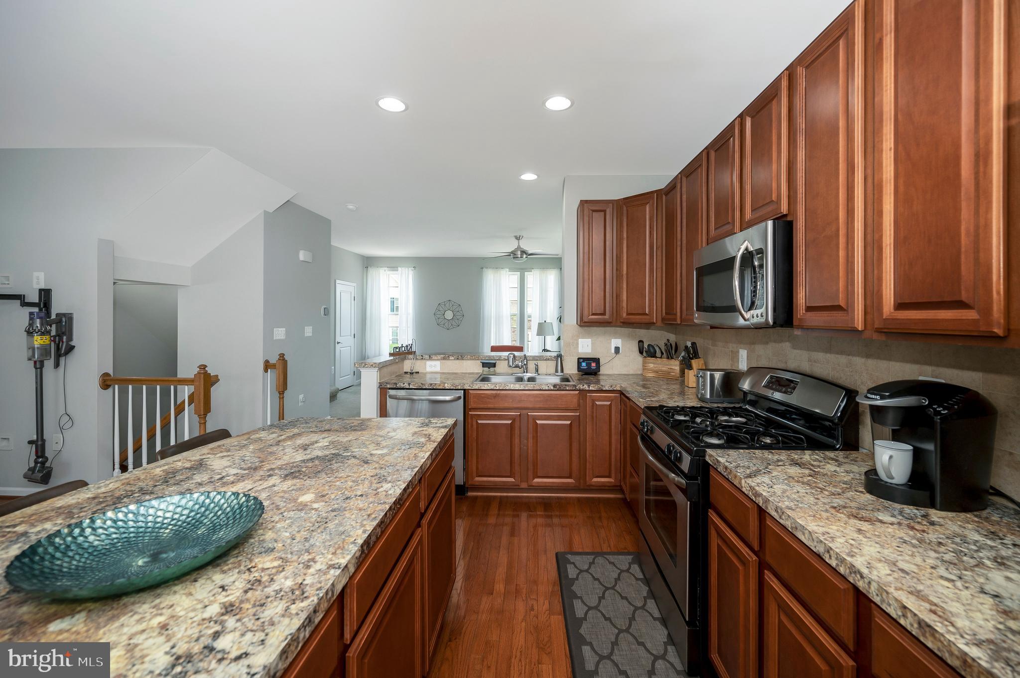 LAFAYETTE CROSSING - Residential