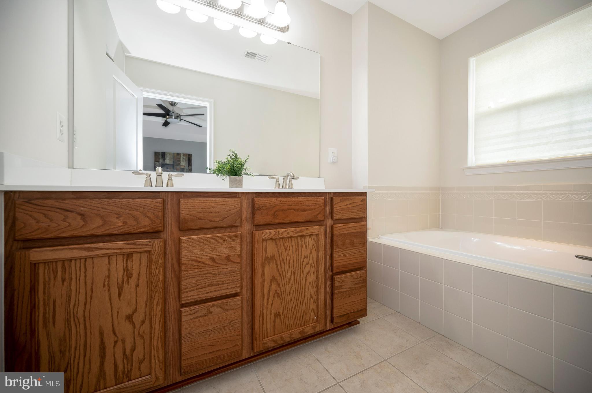 LAFAYETTE CROSSING - Residential