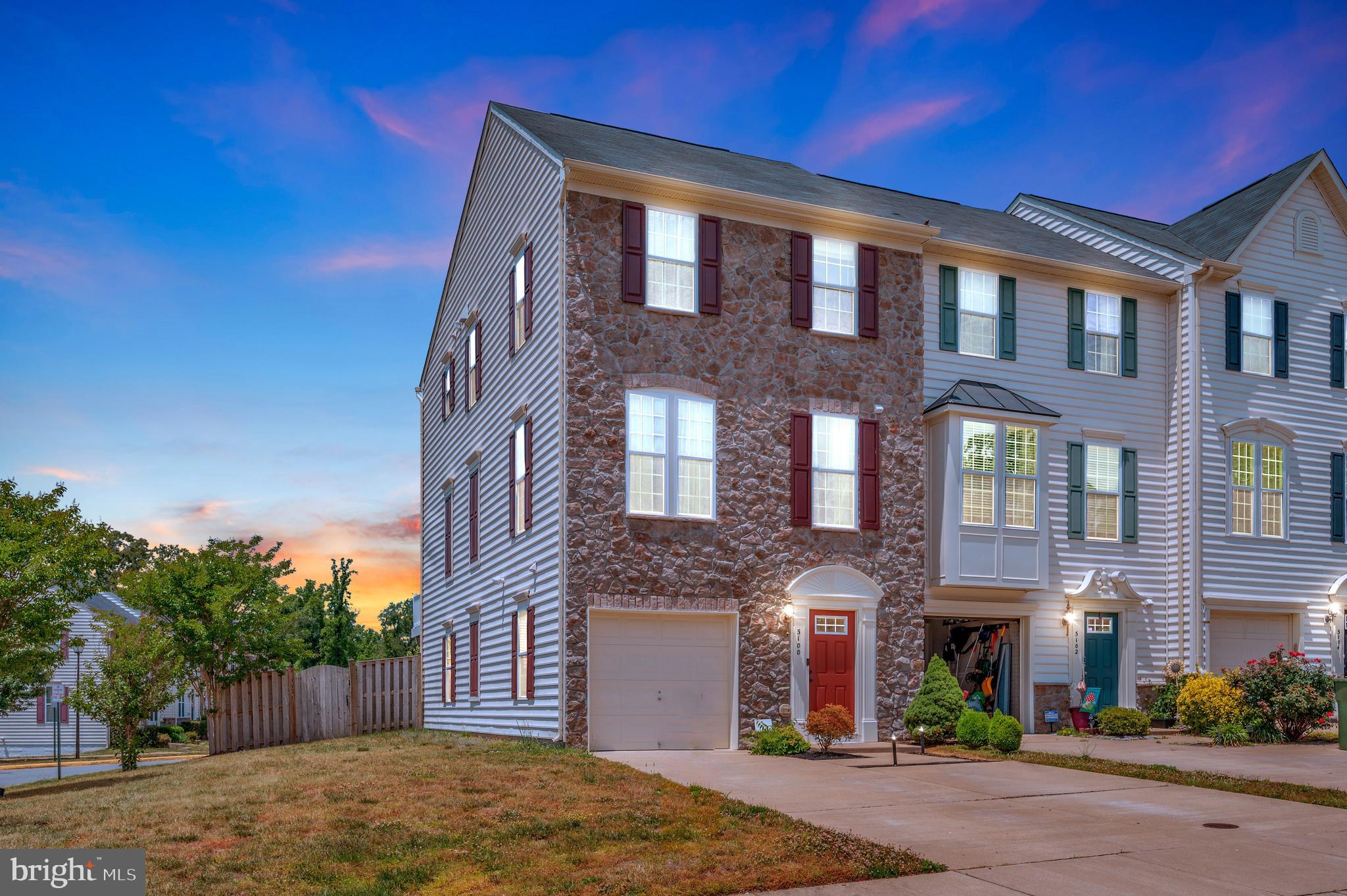 LAFAYETTE CROSSING - Residential