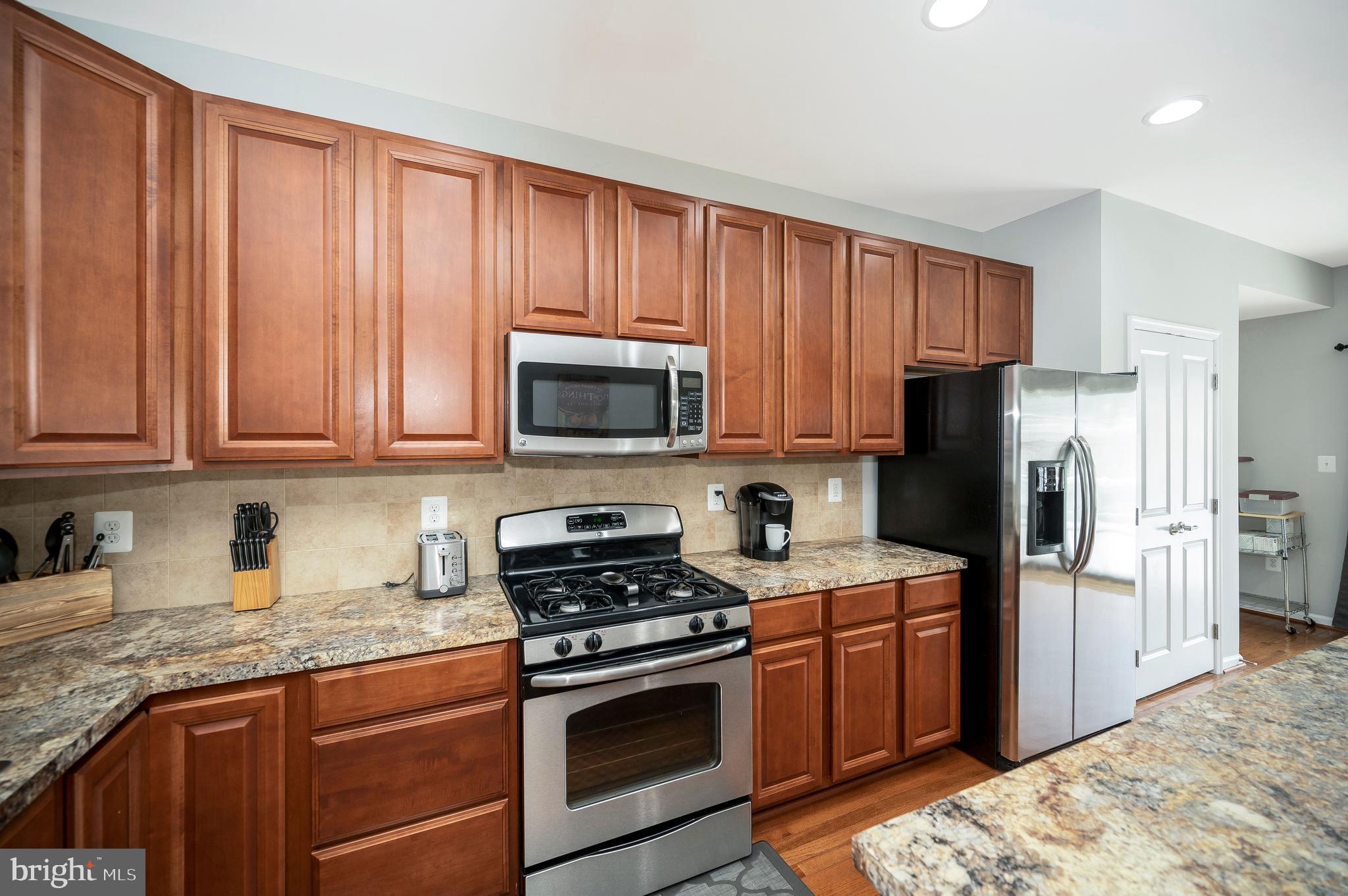 LAFAYETTE CROSSING - Residential