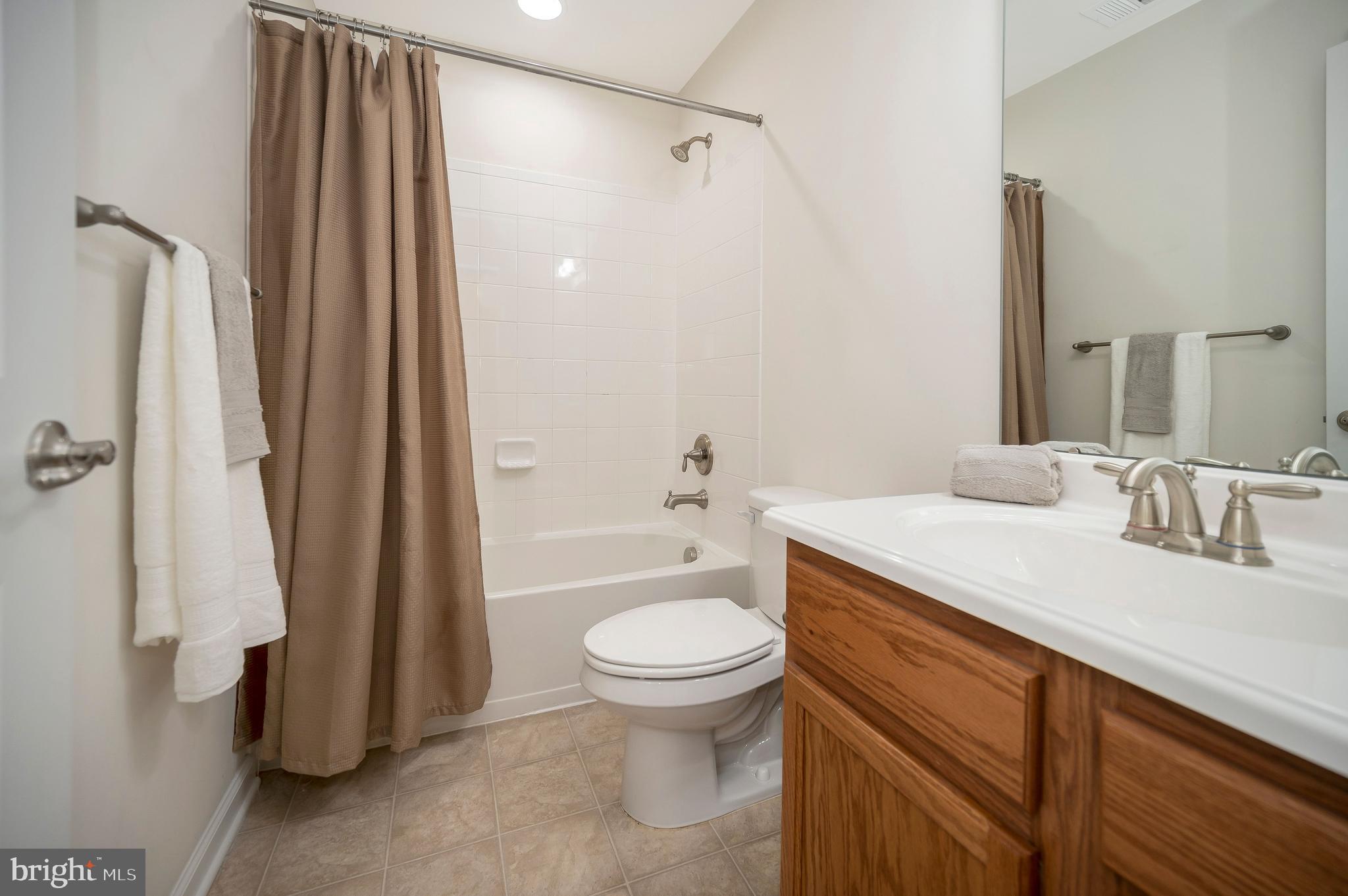 LAFAYETTE CROSSING - Residential