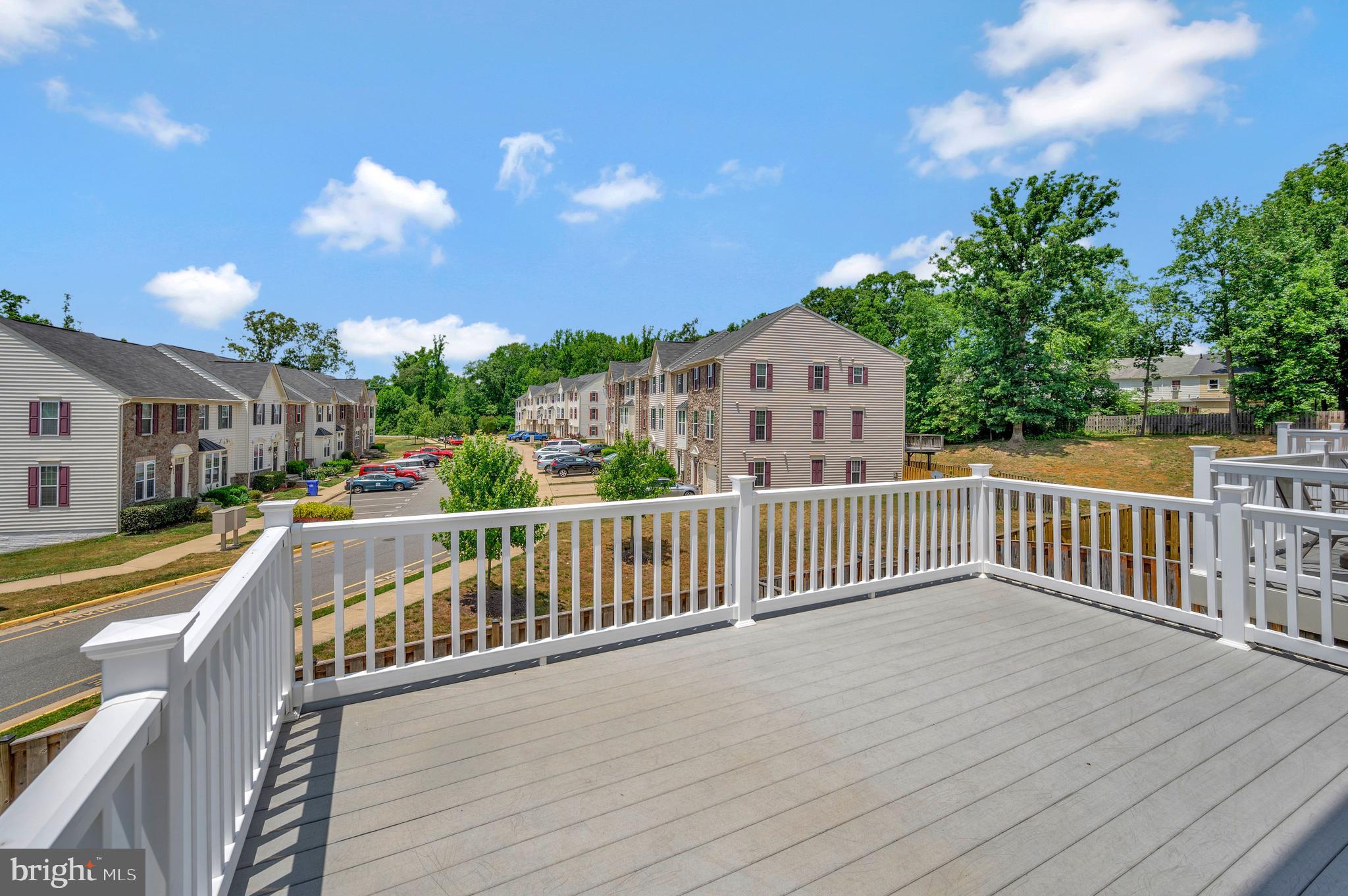 LAFAYETTE CROSSING - Residential