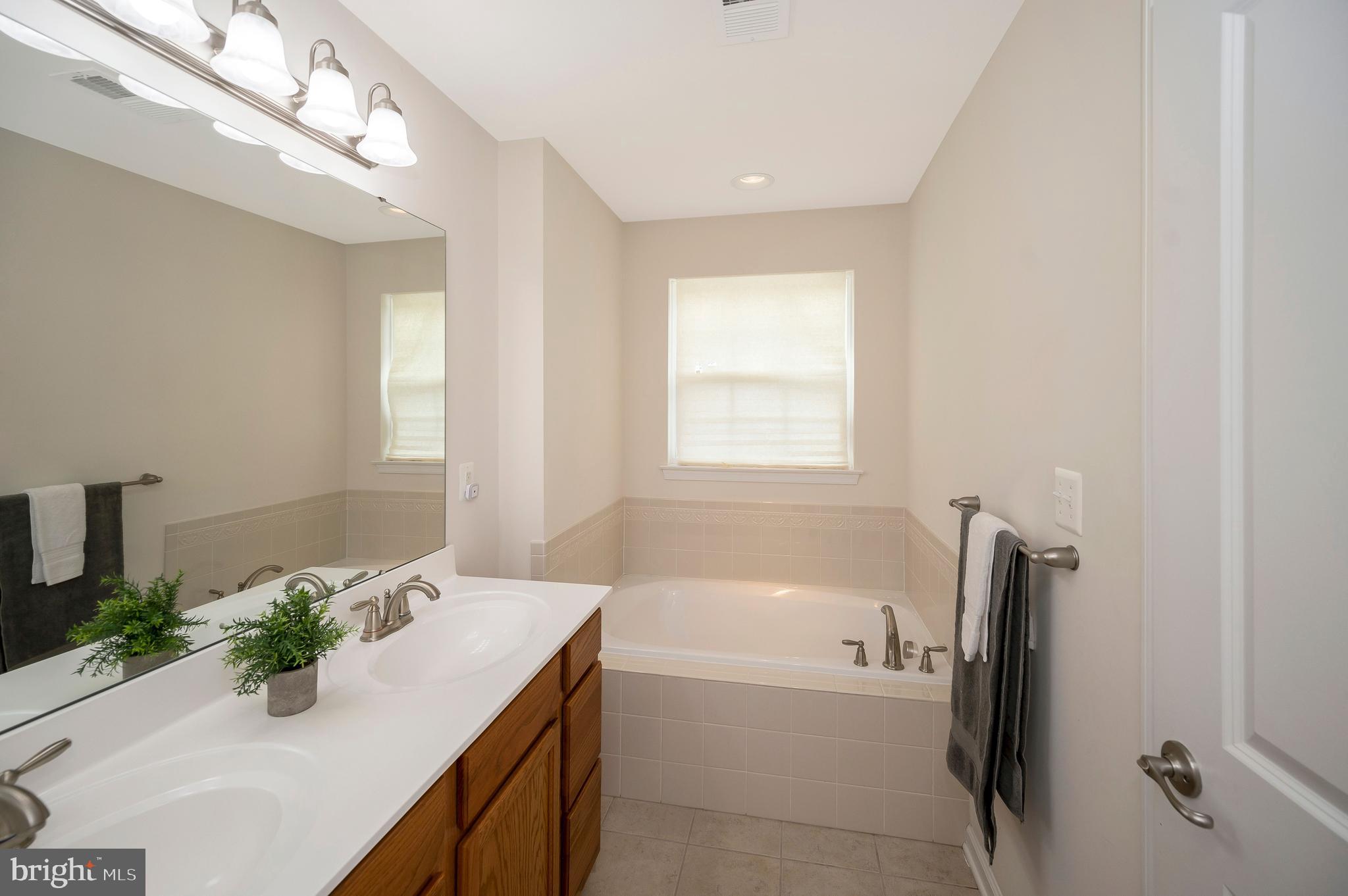 LAFAYETTE CROSSING - Residential