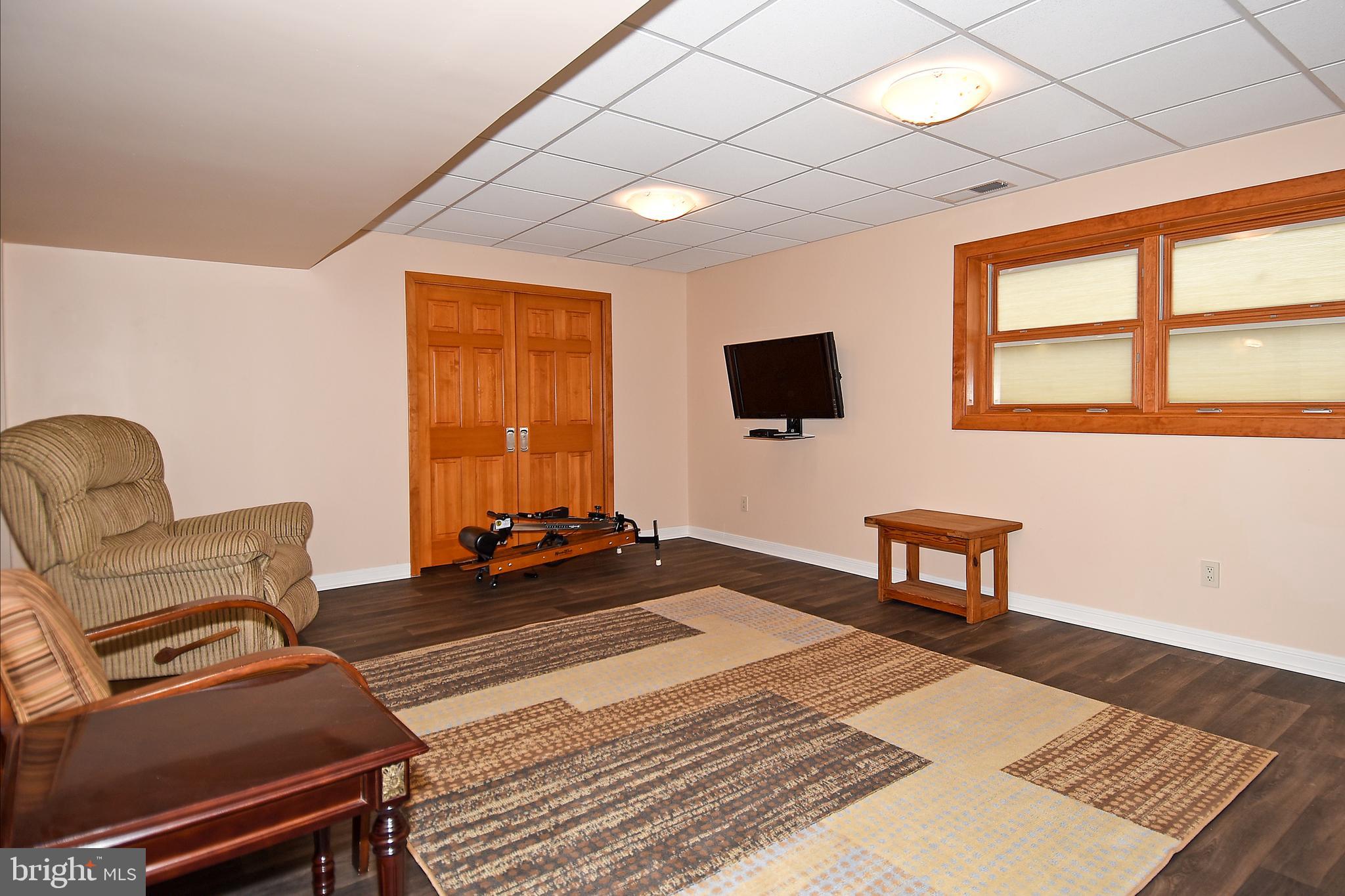 GOLF CLUB MANOR - Residential