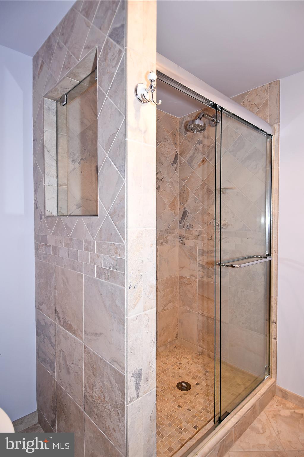 GOLF CLUB MANOR - Residential