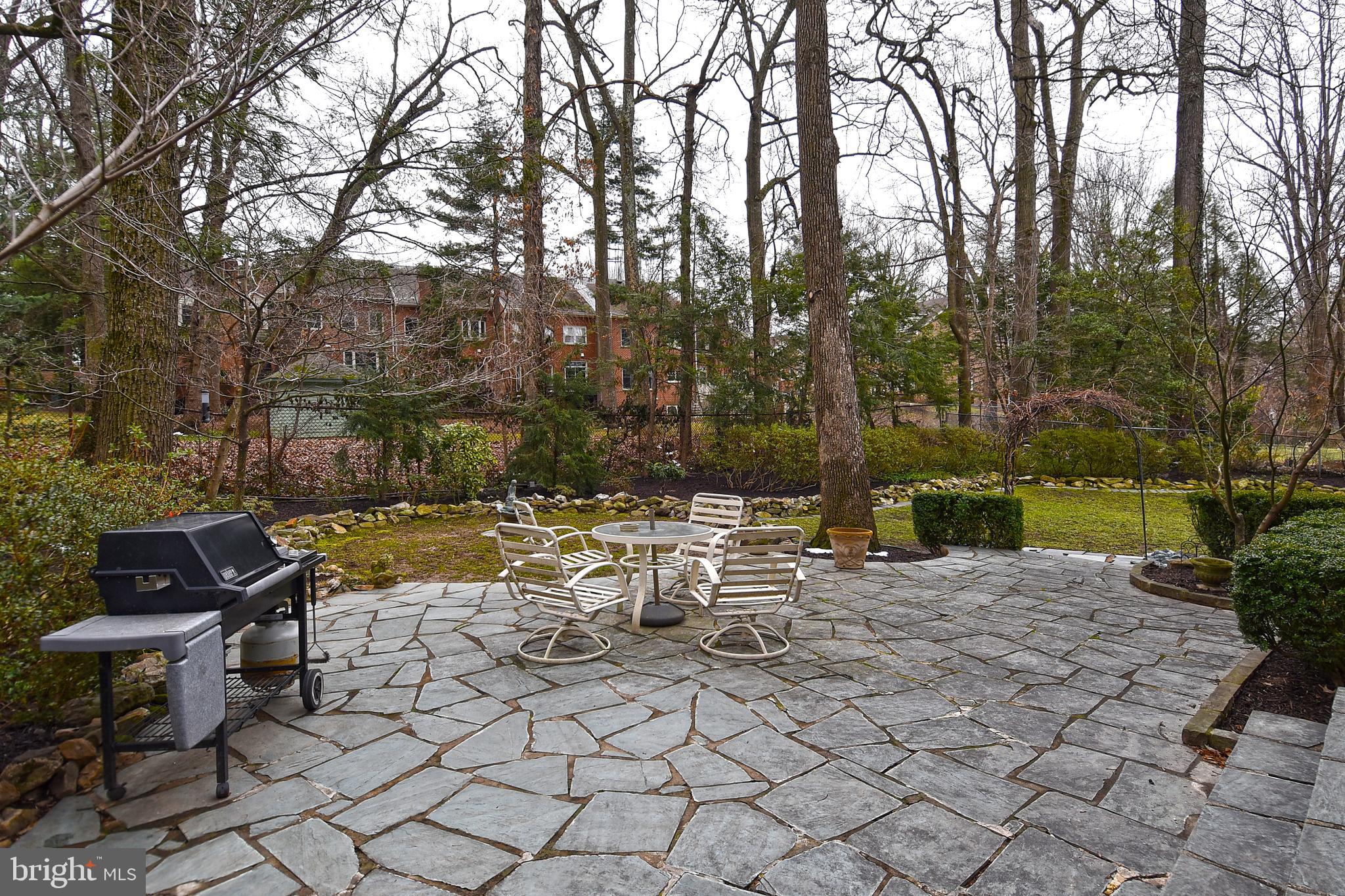 GOLF CLUB MANOR - Residential